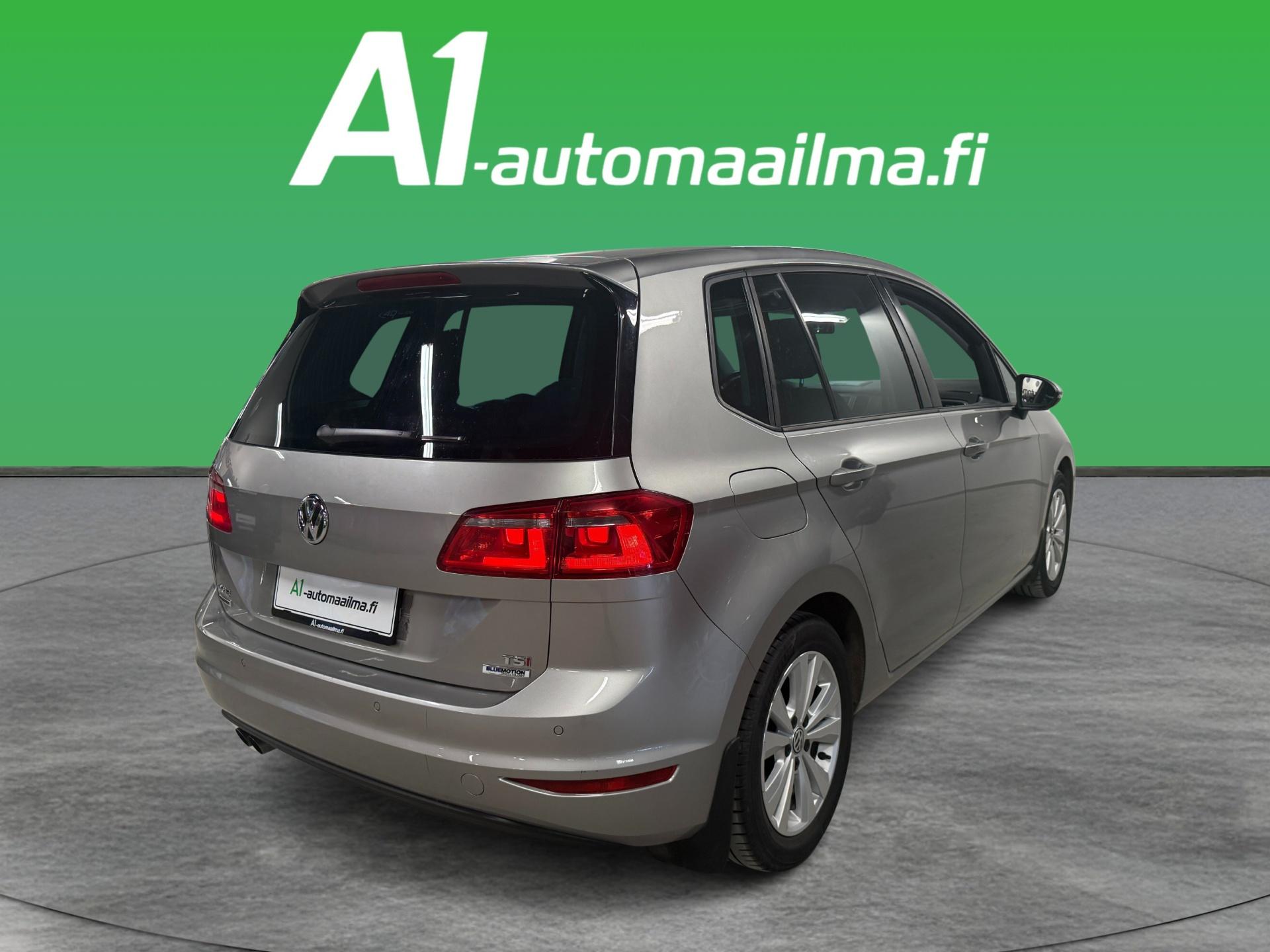 VOLKSWAGEN Golf Sportsvan 2015