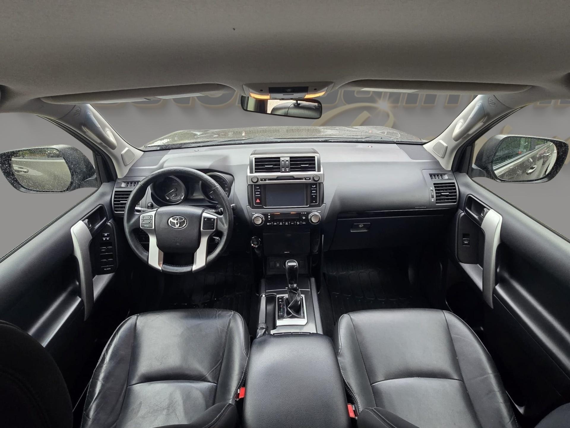 TOYOTA Land Cruiser 2017
