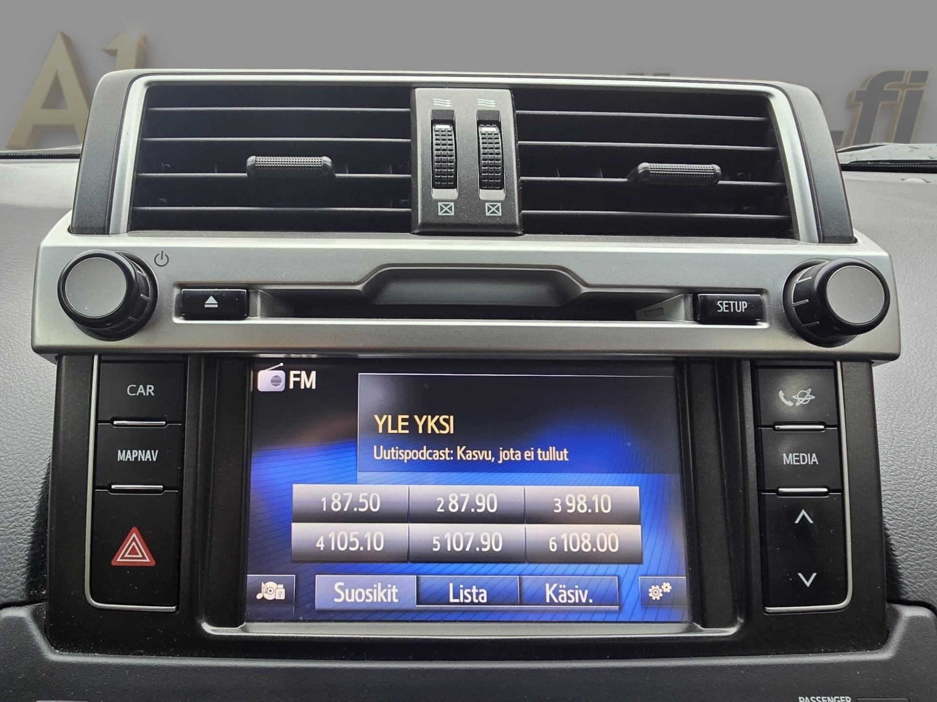TOYOTA Land Cruiser 2017