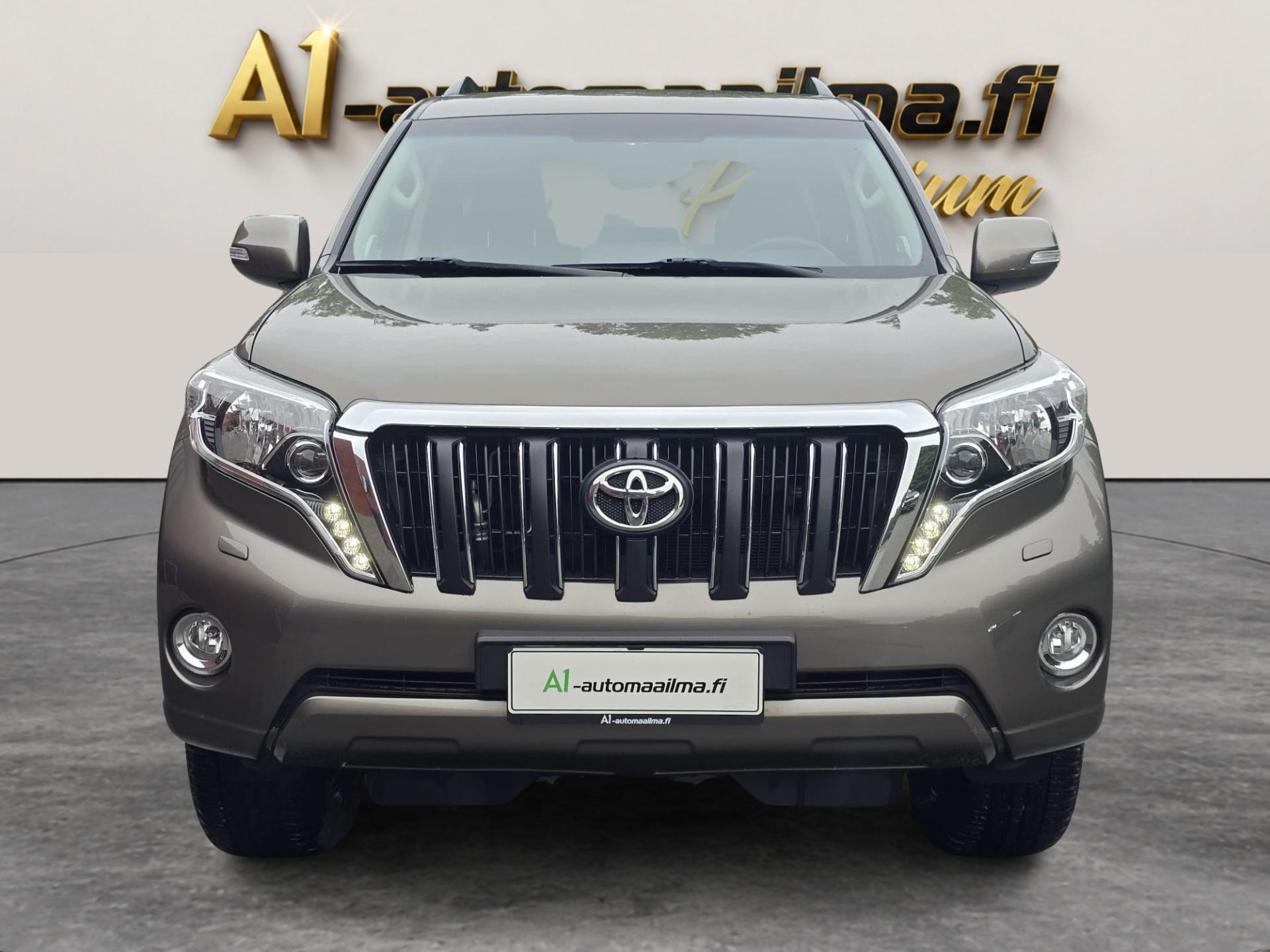 TOYOTA Land Cruiser 2017