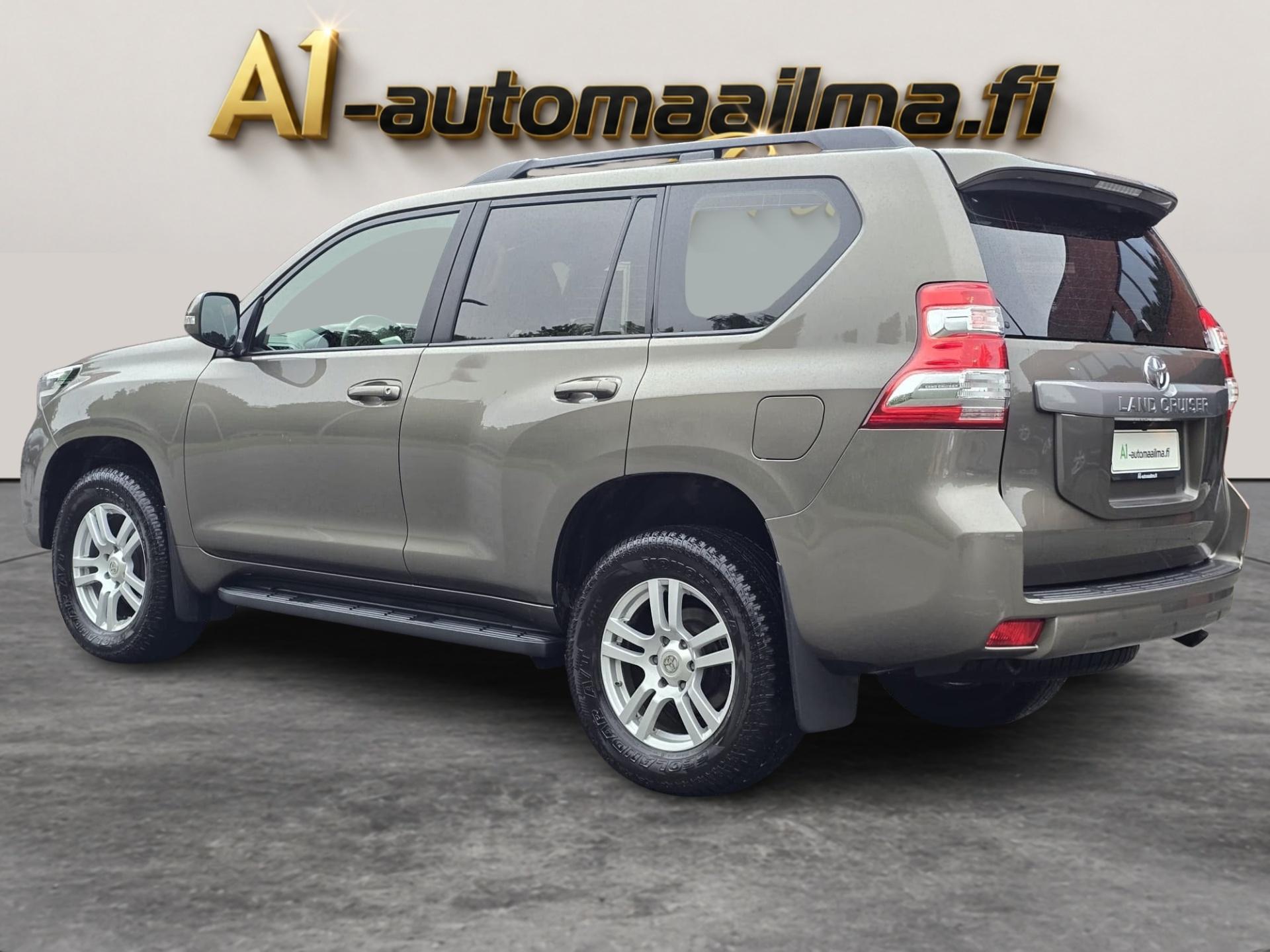 TOYOTA Land Cruiser 2017