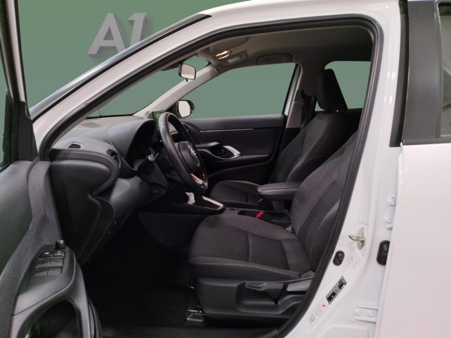 TOYOTA Yaris Cross 2024