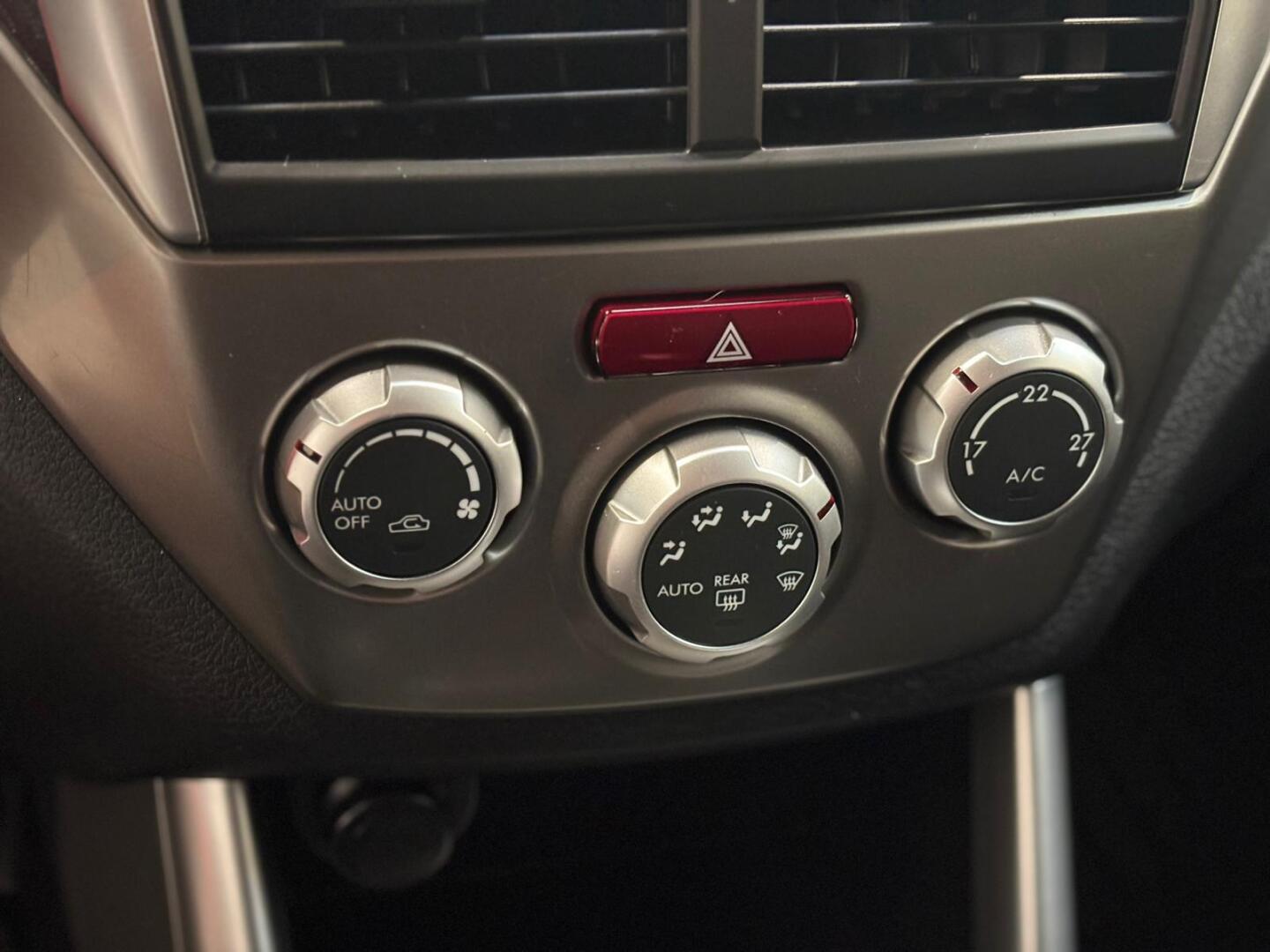 SUBARU Forester 2010