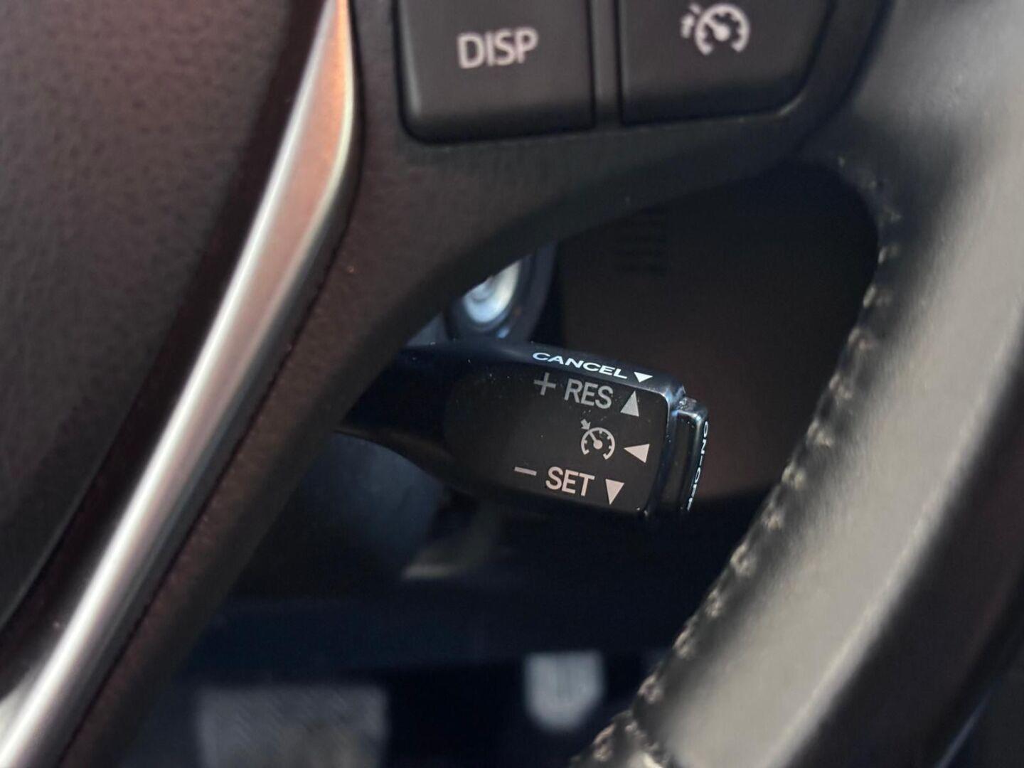 TOYOTA Auris 2015
