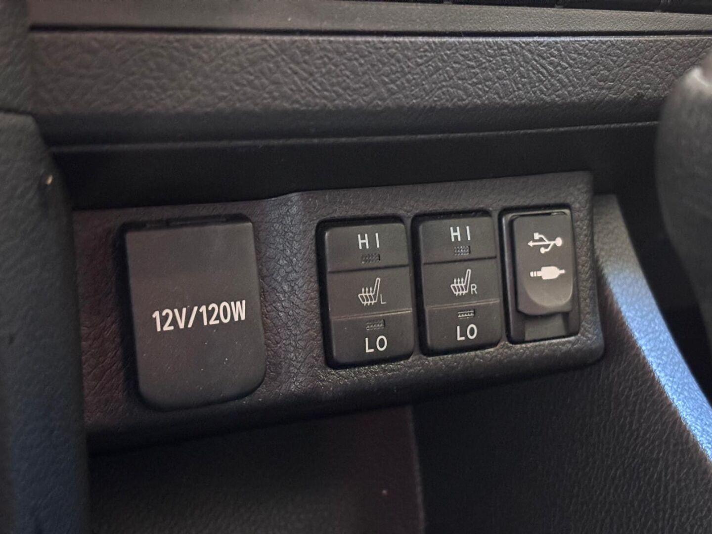 TOYOTA Auris 2015