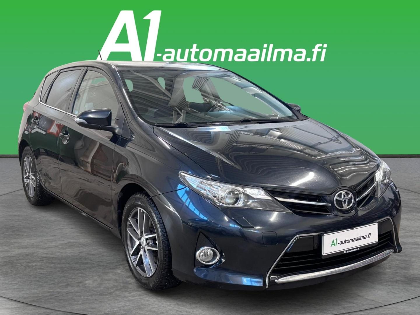 TOYOTA Auris 2015