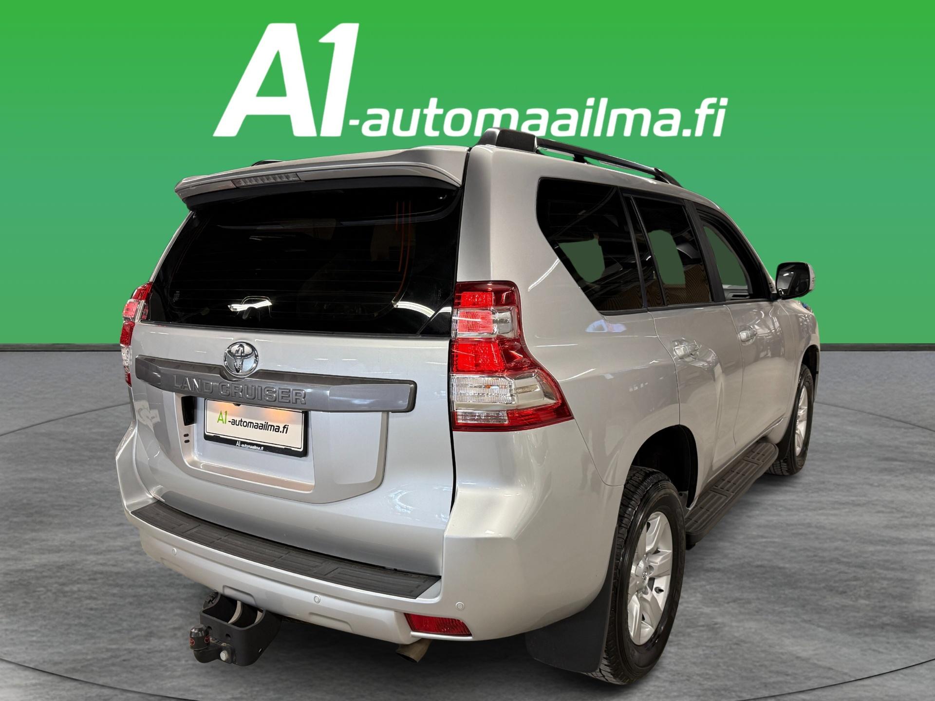 TOYOTA Land Cruiser 2017