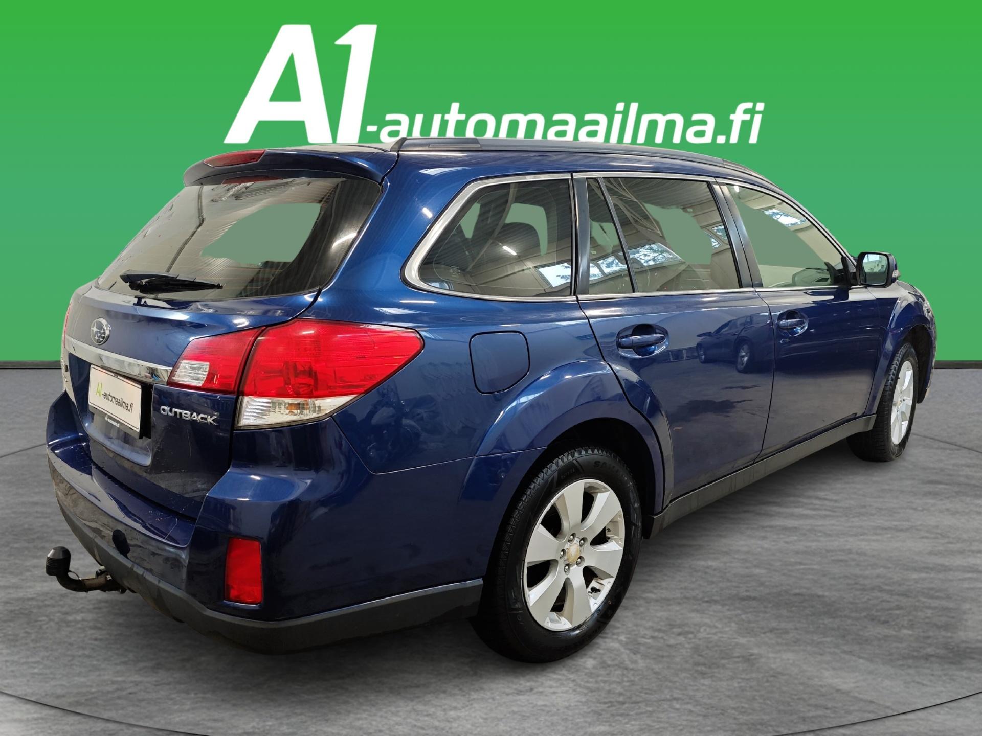 SUBARU Outback 2011