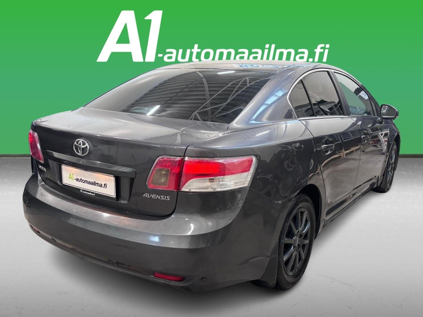TOYOTA Avensis 2012