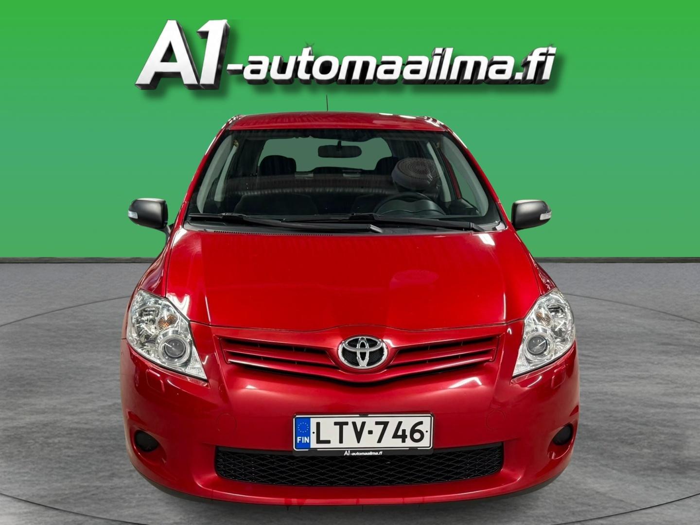 TOYOTA Auris 2010