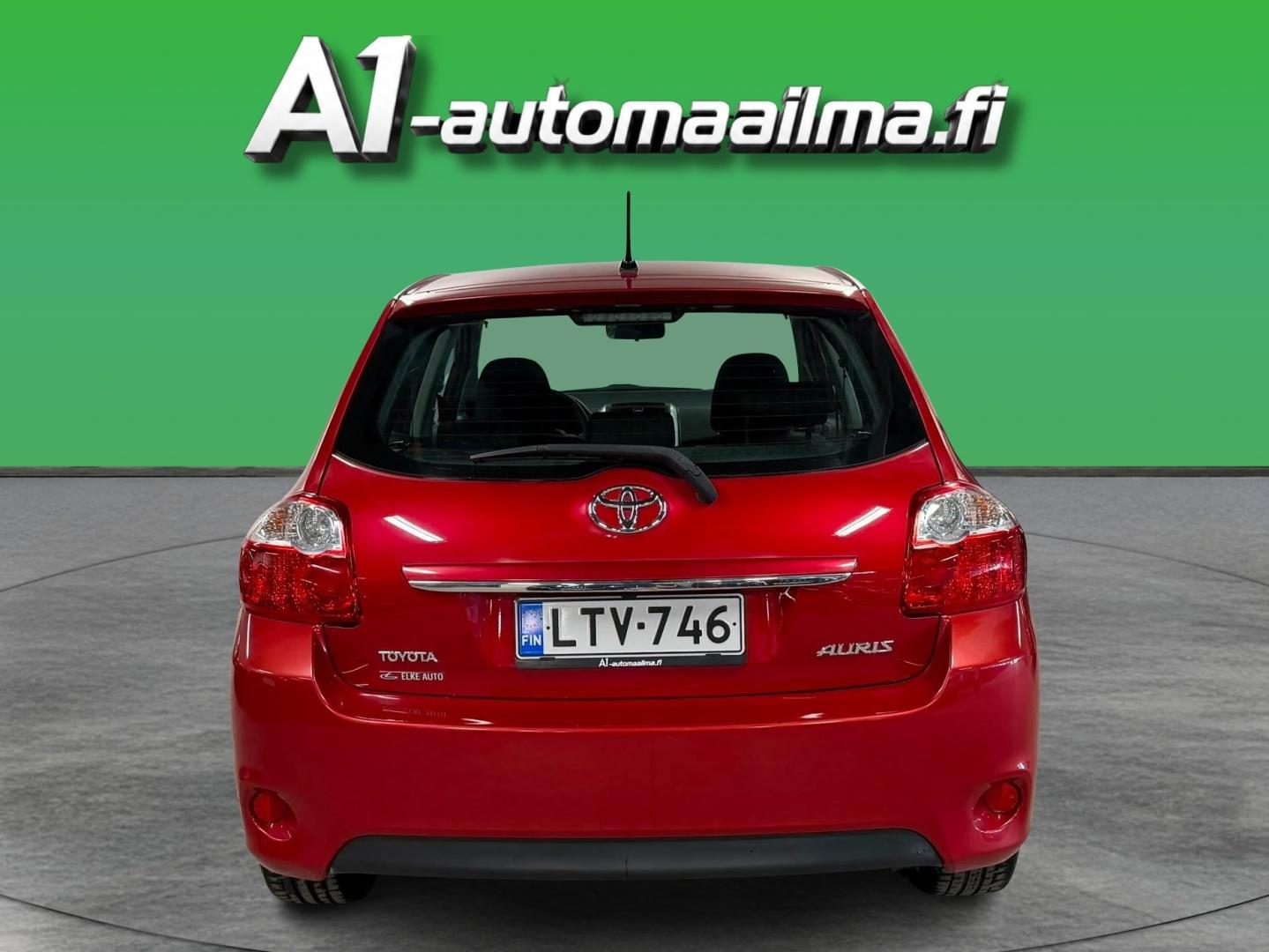 TOYOTA Auris 2010