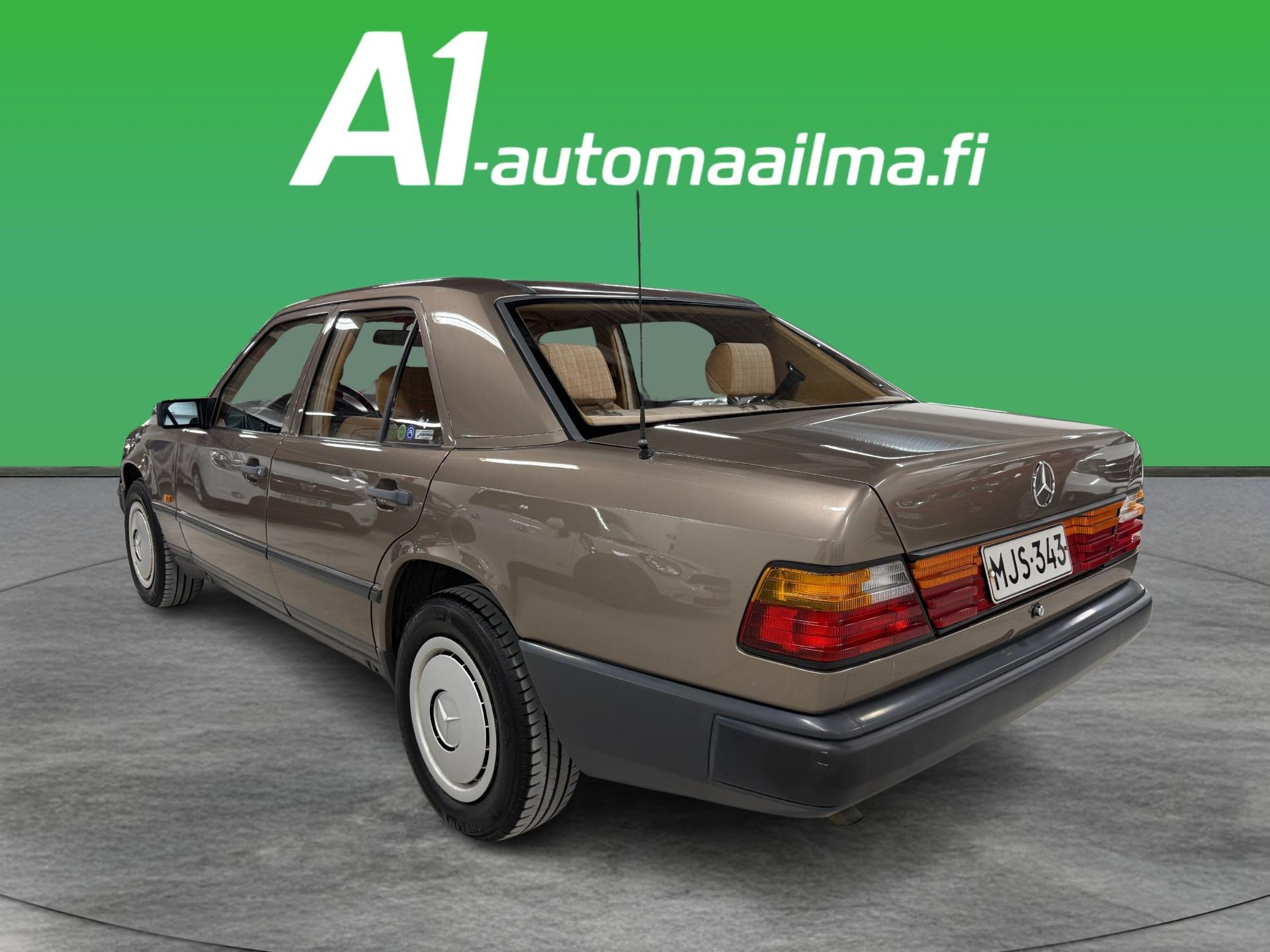 MERCEDES-BENZ 200 1989