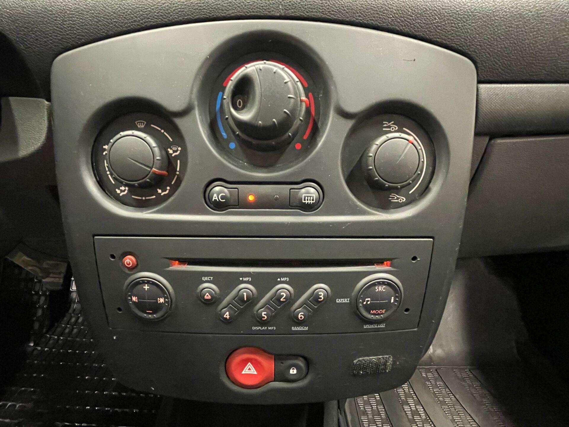 RENAULT Clio 2007