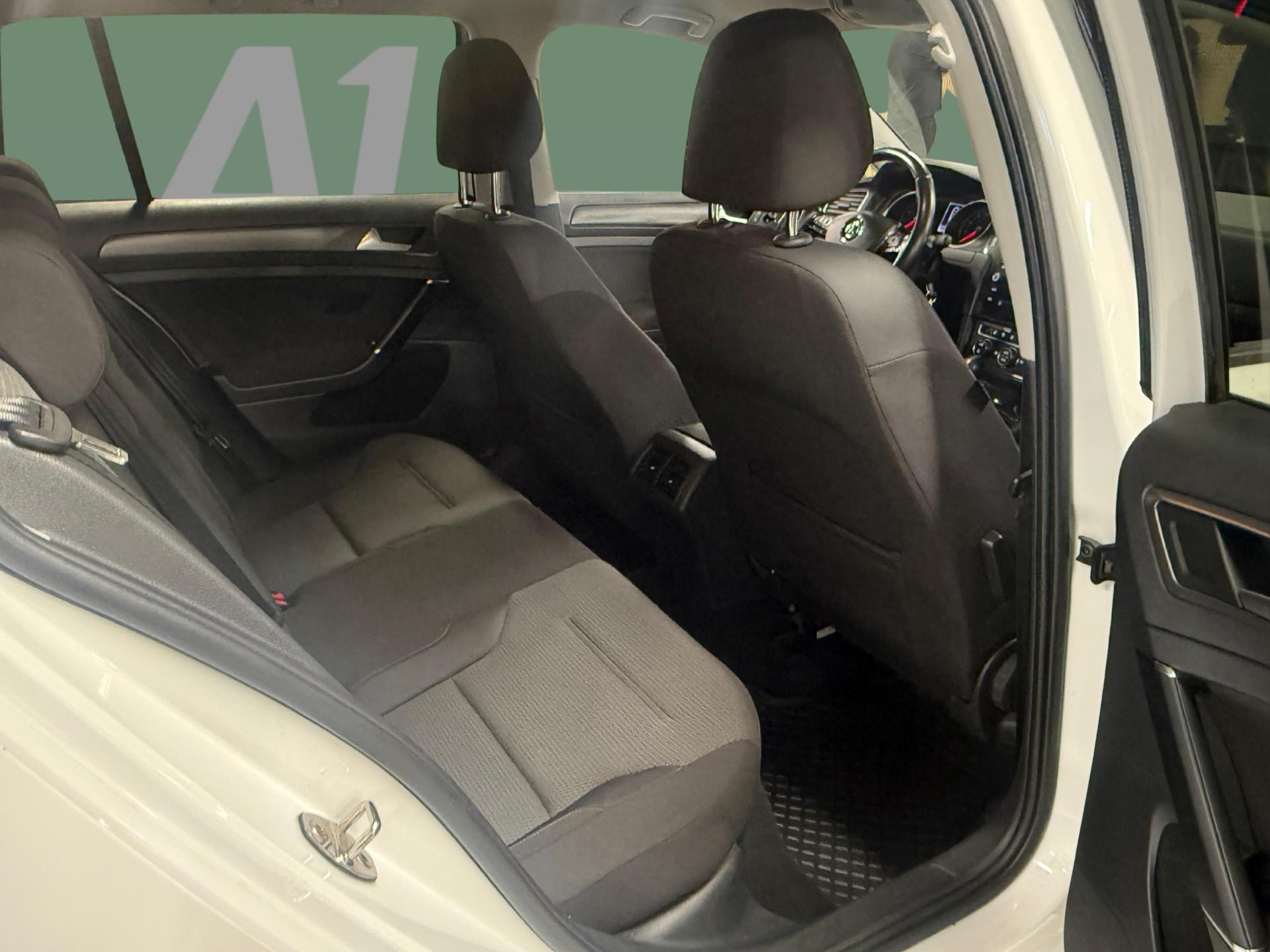 VOLKSWAGEN Golf 2018