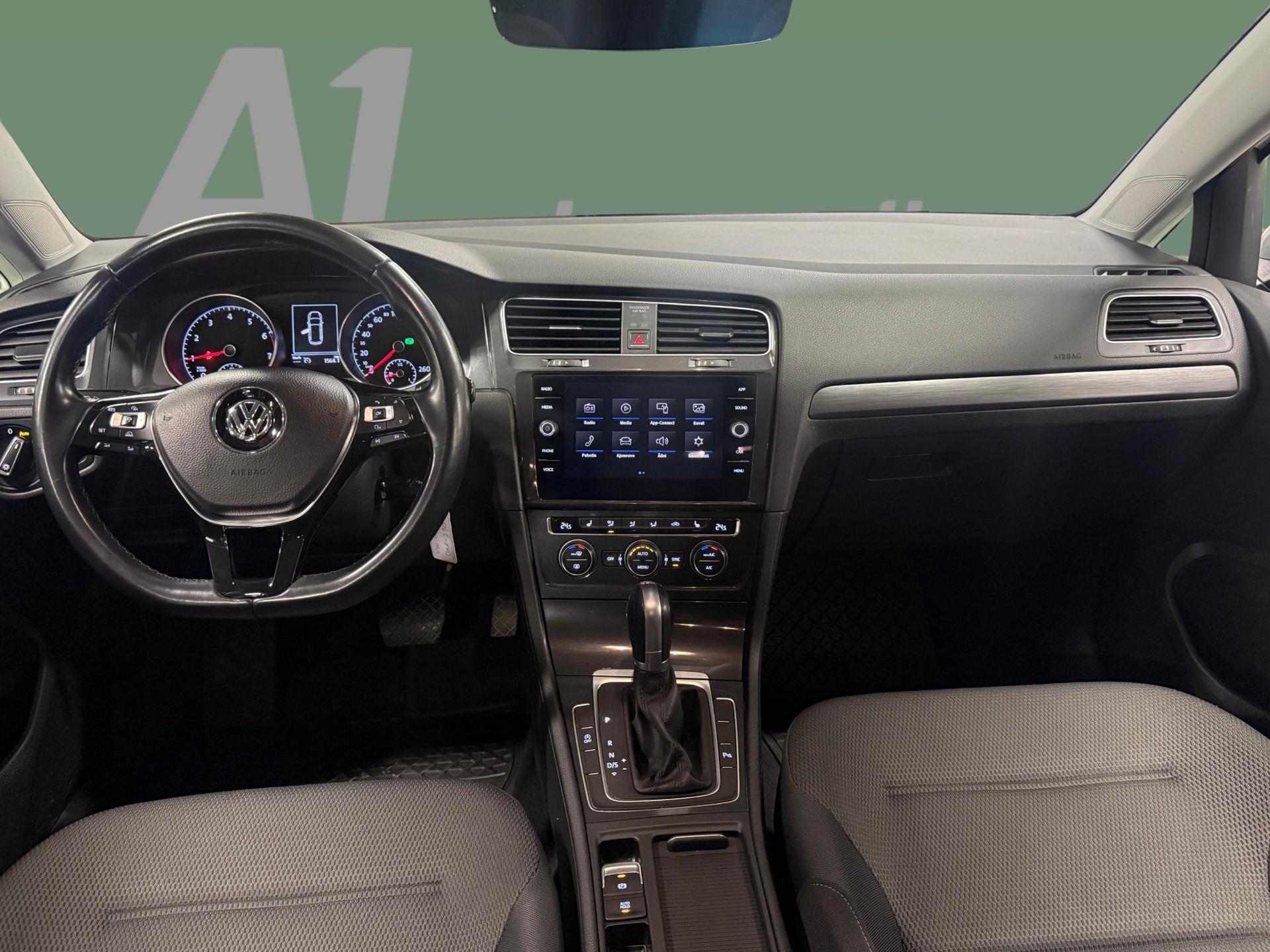 VOLKSWAGEN Golf 2018
