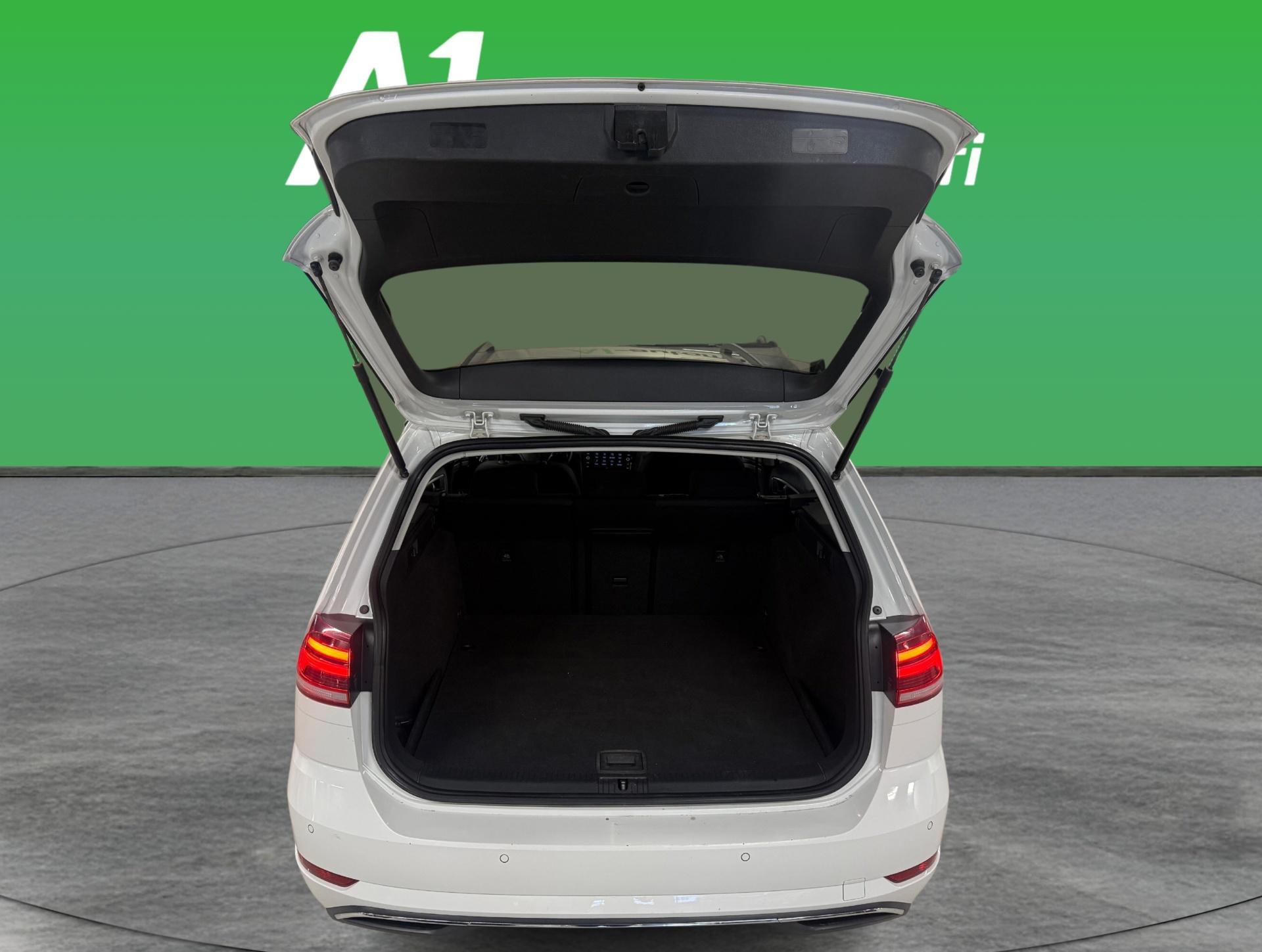VOLKSWAGEN Golf 2018