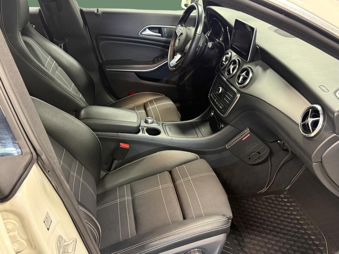 MERCEDES-BENZ CLA 2016