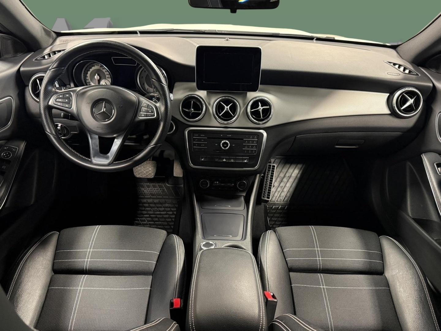MERCEDES-BENZ CLA 2016