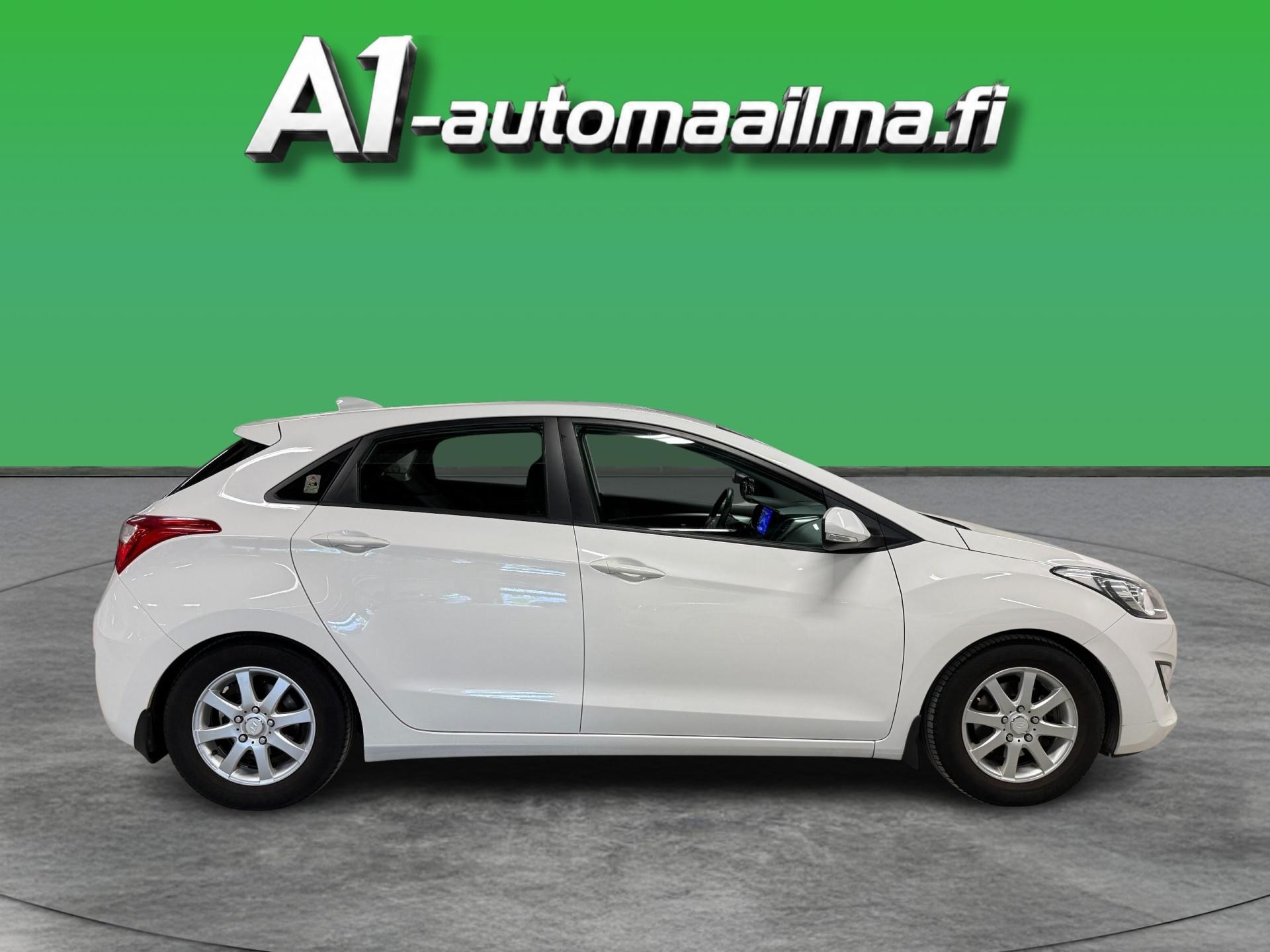 HYUNDAI i30 2013