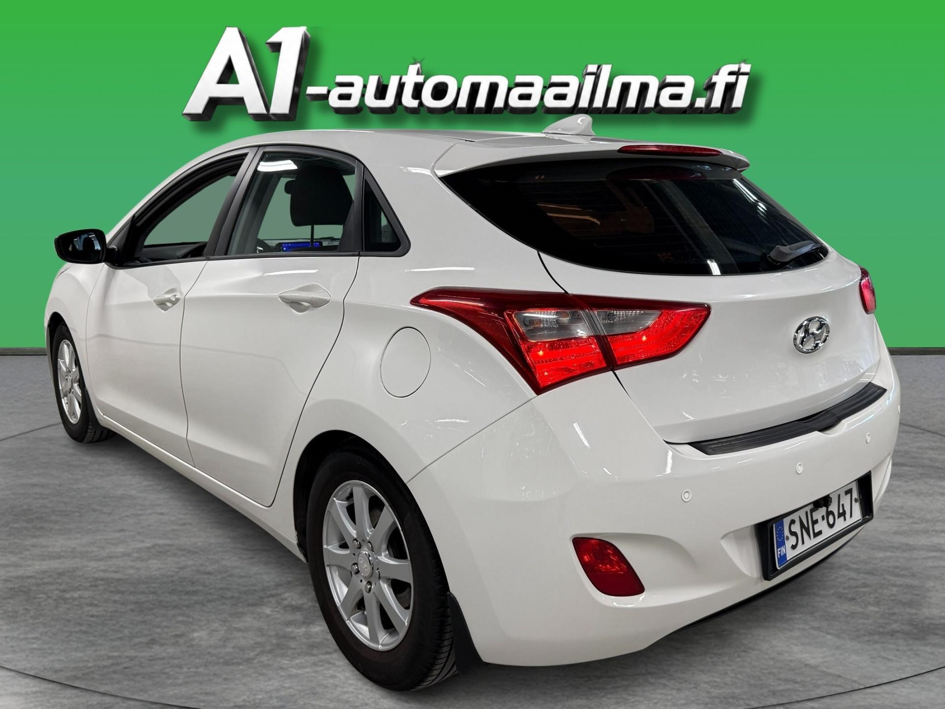 HYUNDAI i30 2013