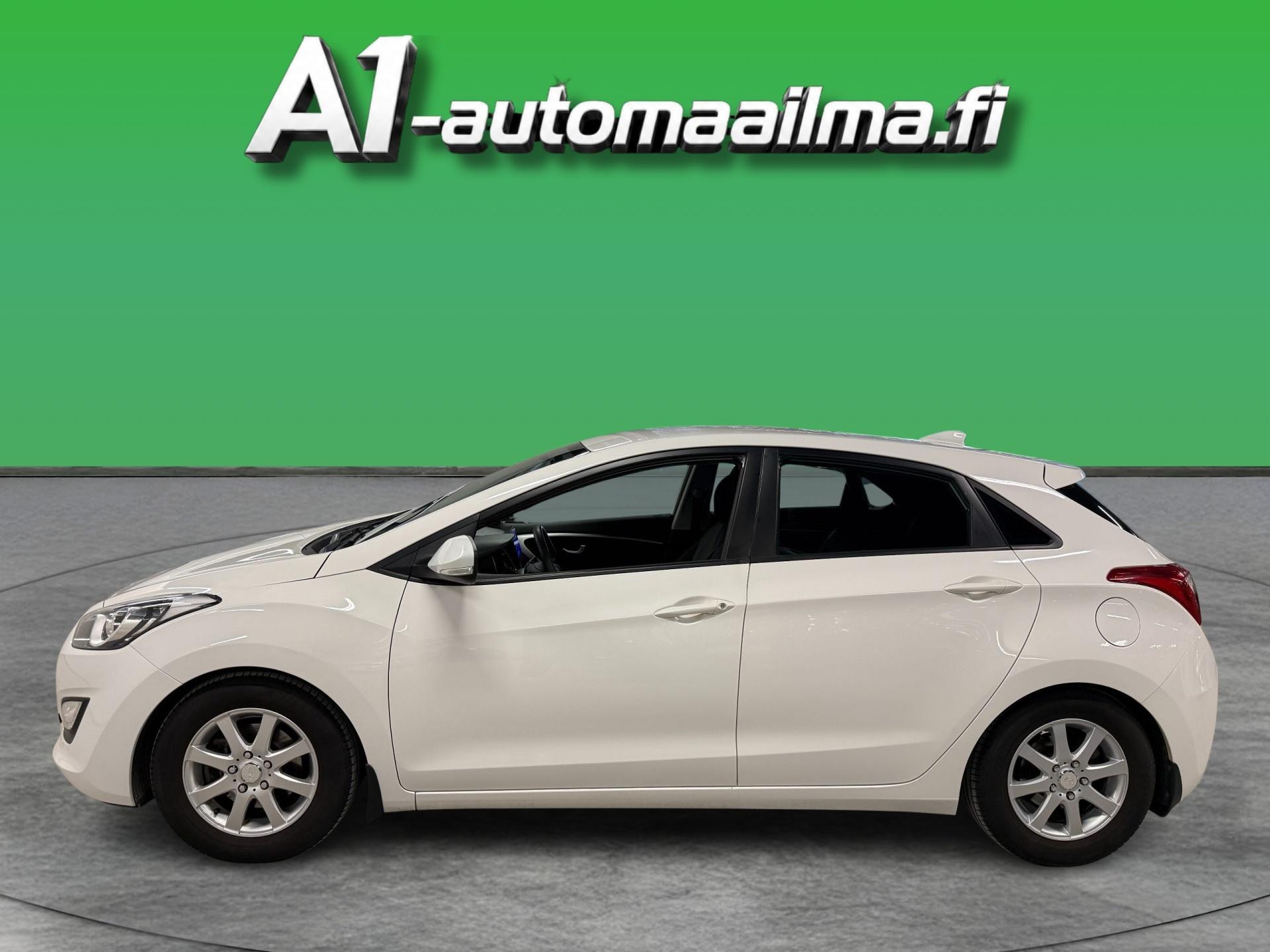 HYUNDAI i30 2013