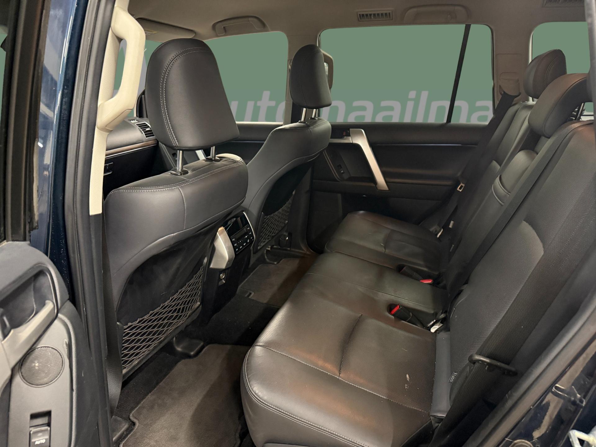 TOYOTA Land Cruiser 2018