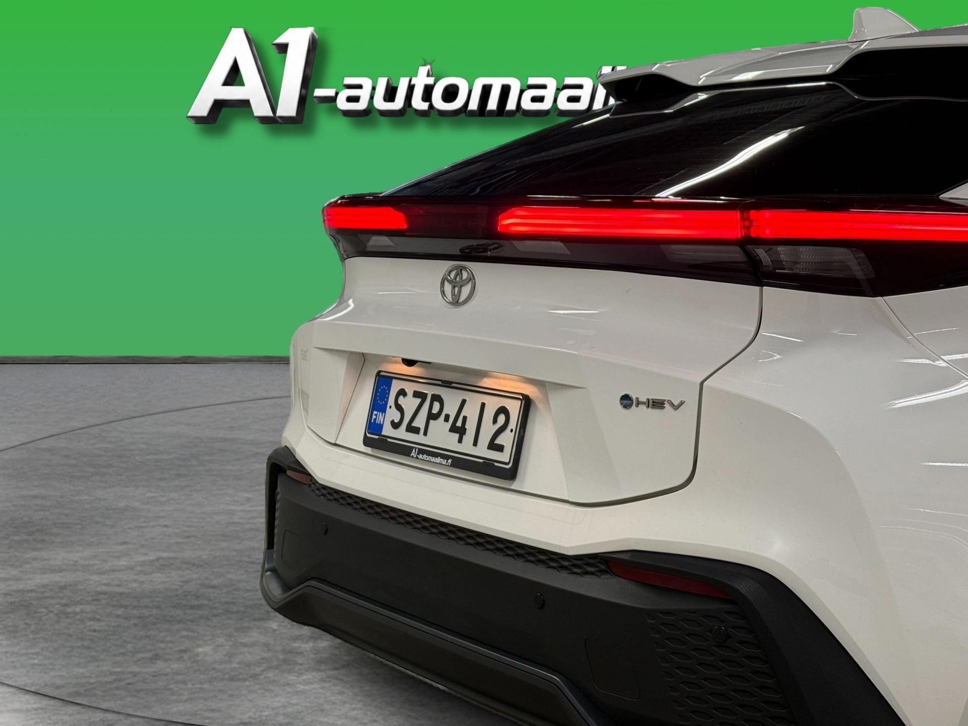 TOYOTA C-HR 2025