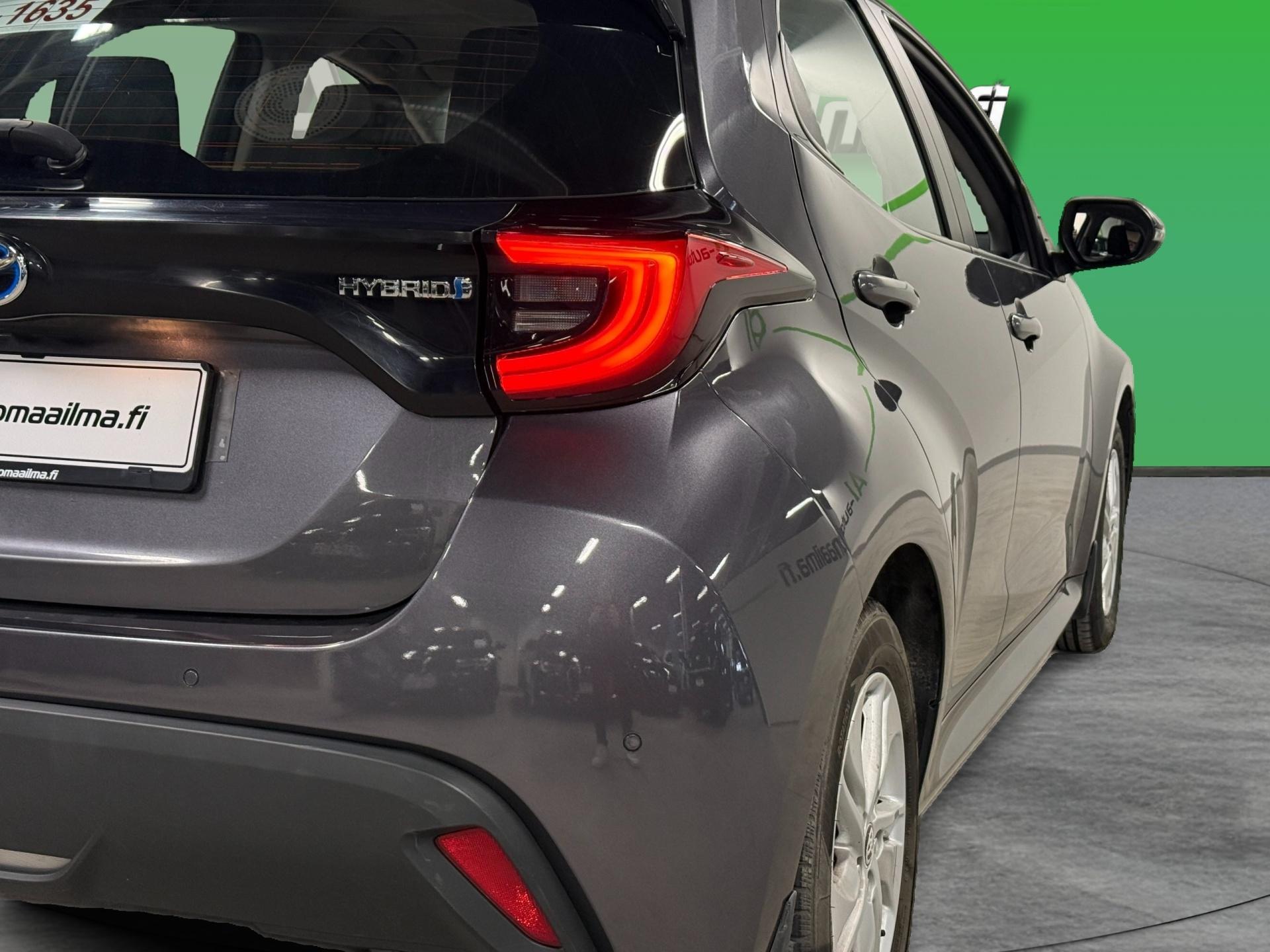 TOYOTA Yaris 2023