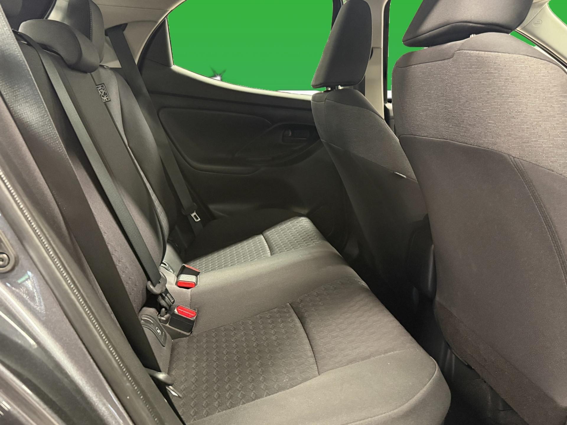 TOYOTA Yaris 2023