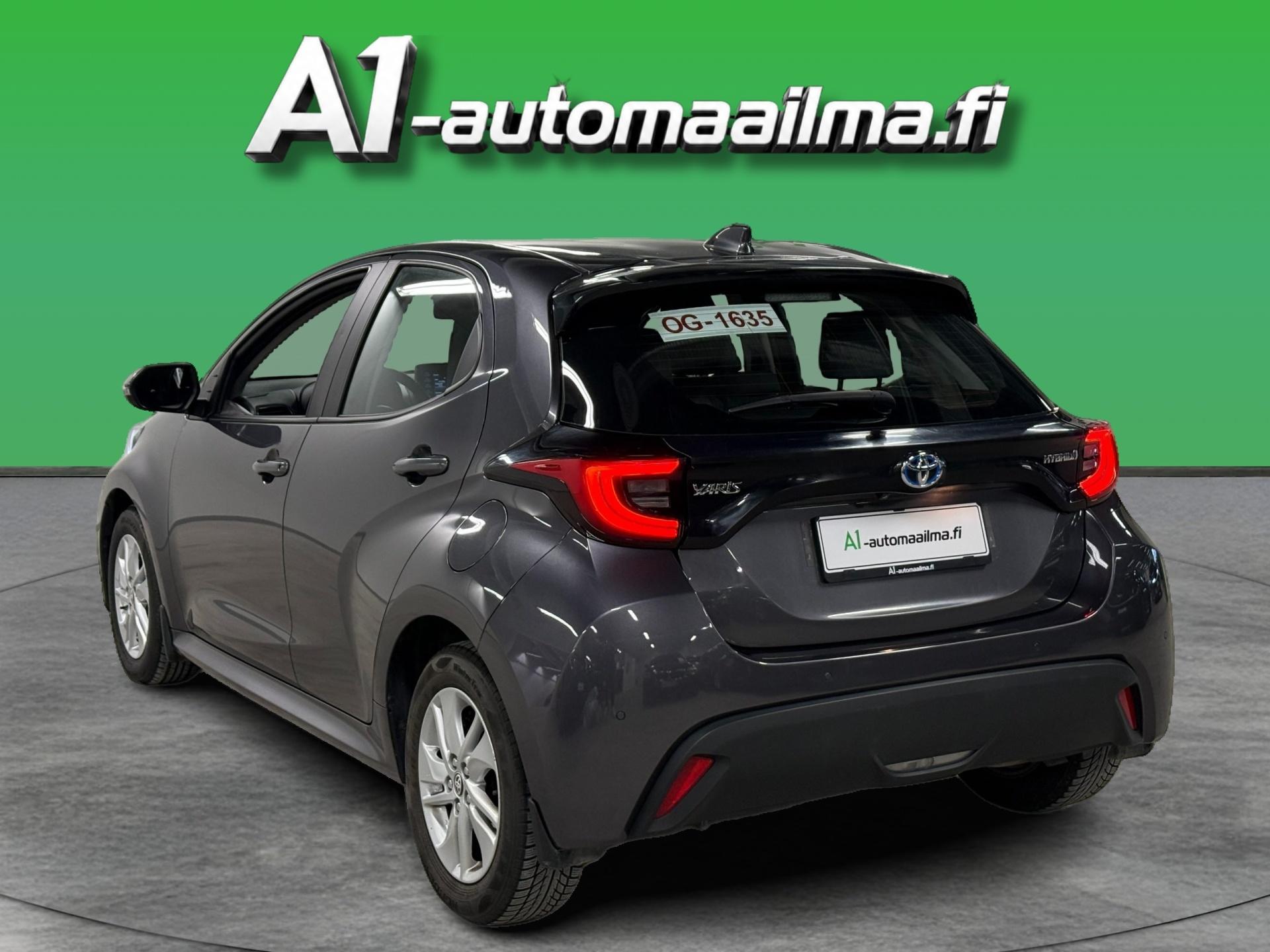 TOYOTA Yaris 2023