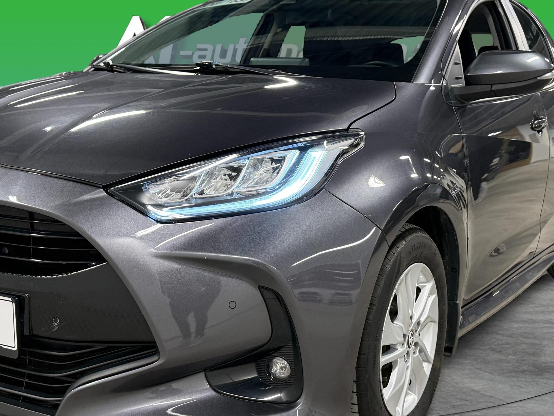 TOYOTA Yaris 2023