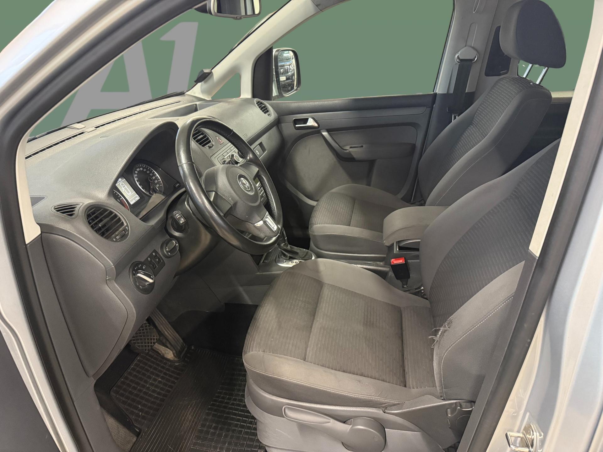 VOLKSWAGEN Caddy Maxi 2011