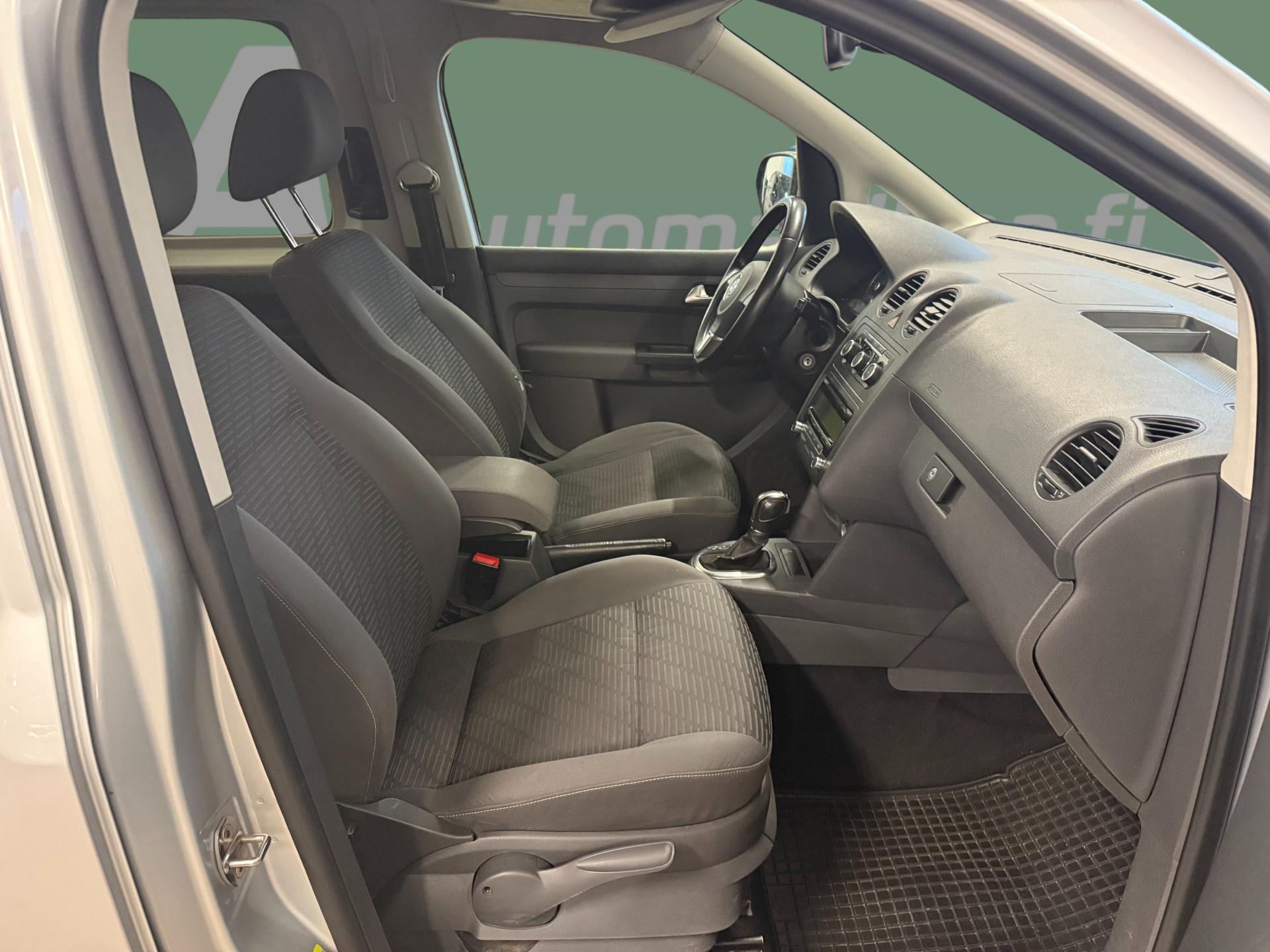 VOLKSWAGEN Caddy Maxi 2011