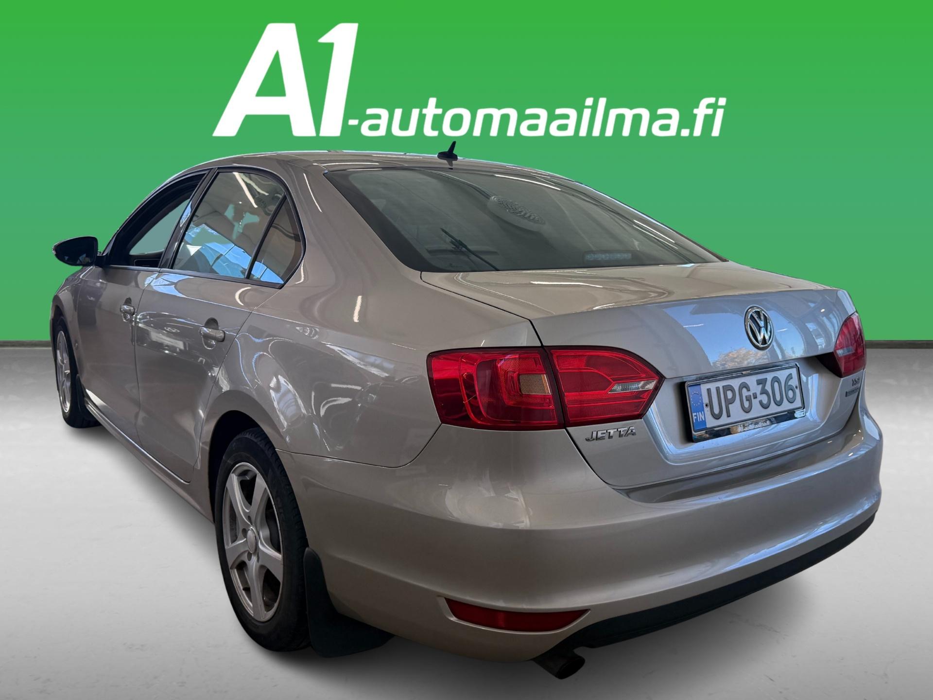 VOLKSWAGEN Jetta 2012