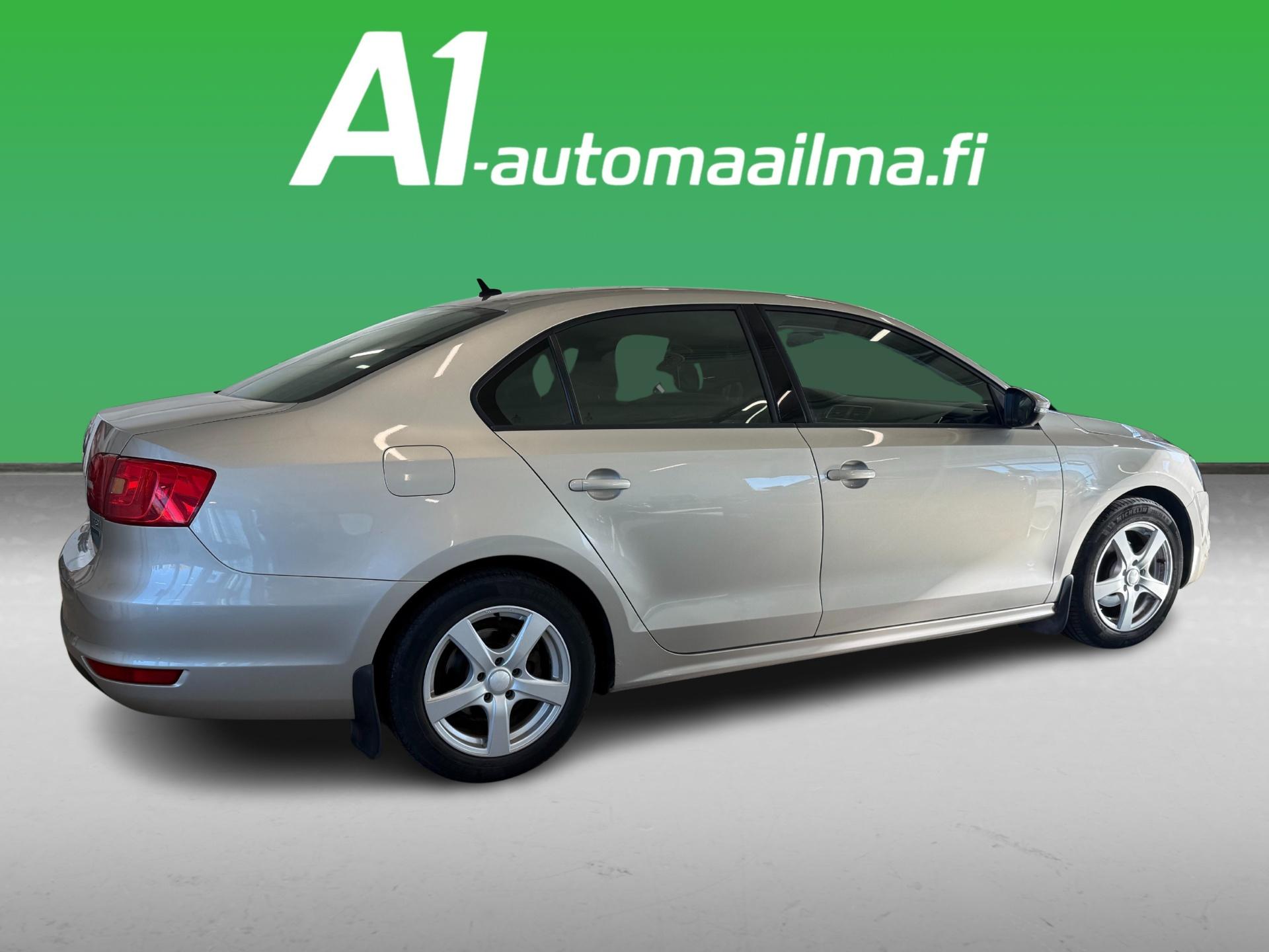 VOLKSWAGEN Jetta 2012