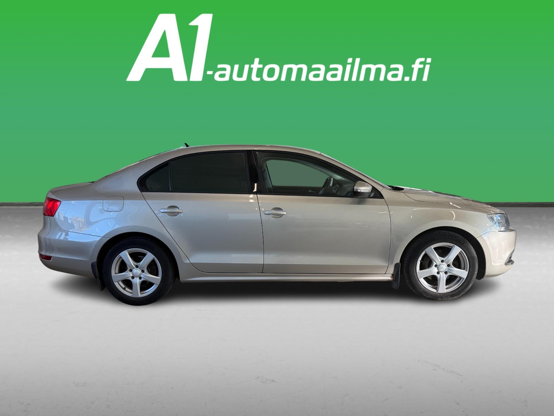 VOLKSWAGEN Jetta 2012