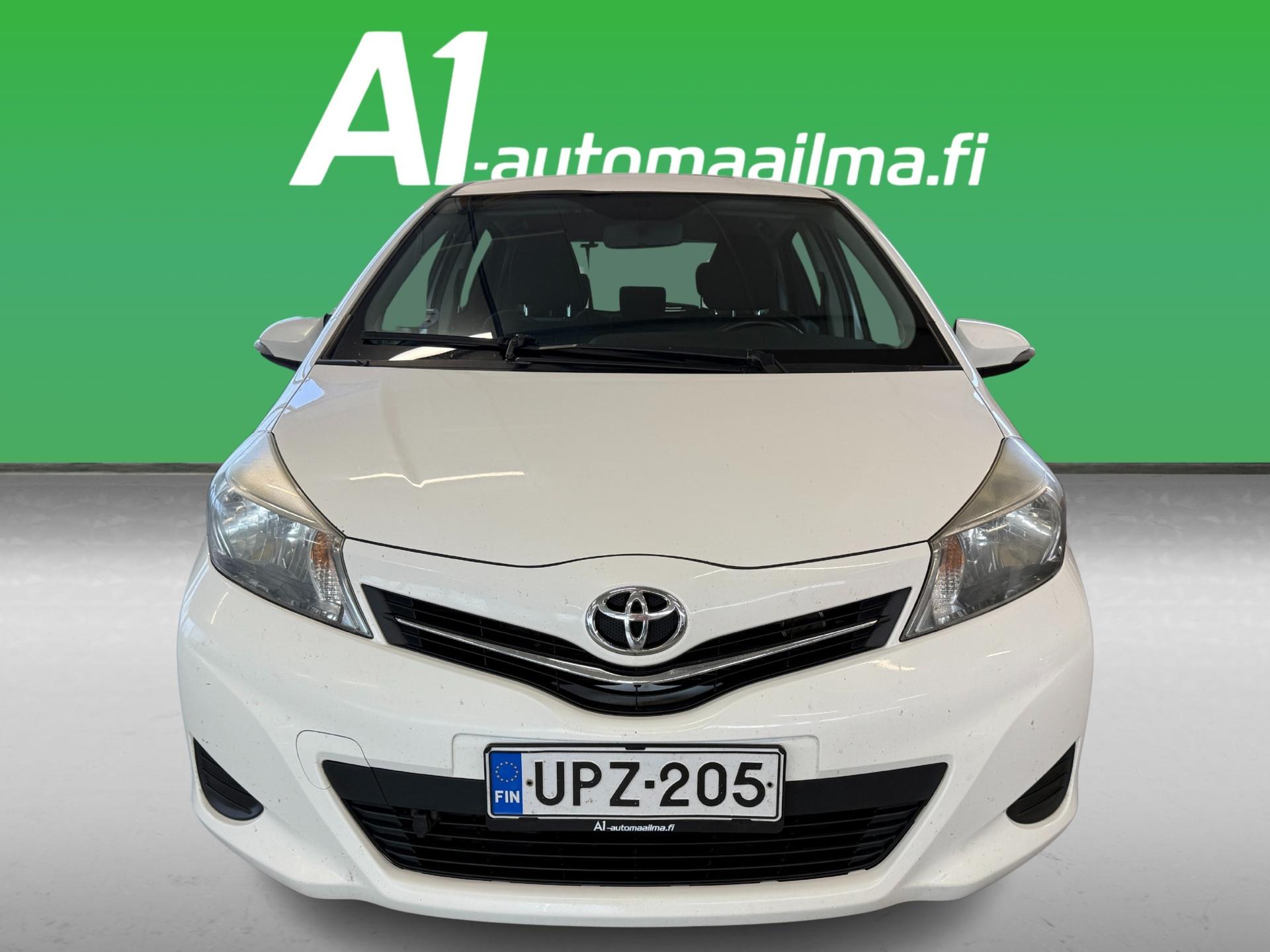 TOYOTA Yaris 2012