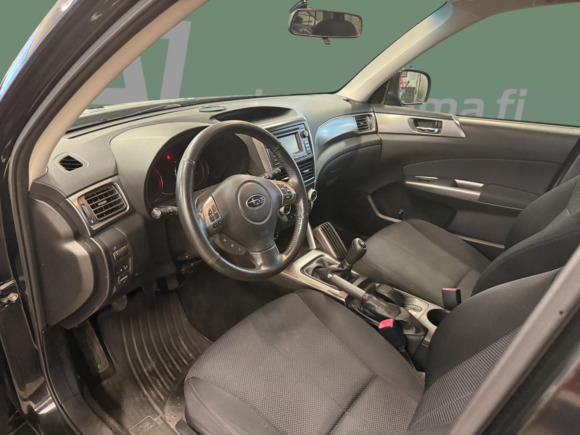 SUBARU Forester 2013