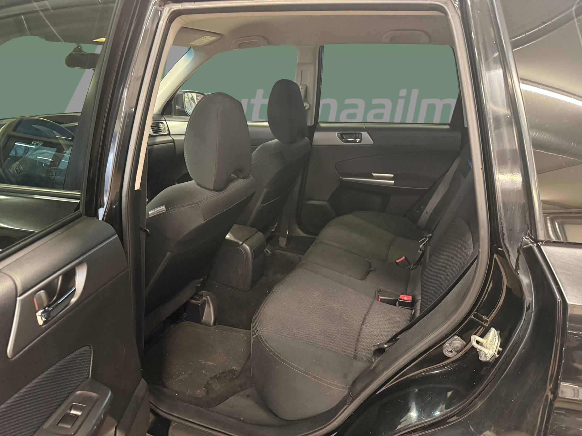 SUBARU Forester 2013