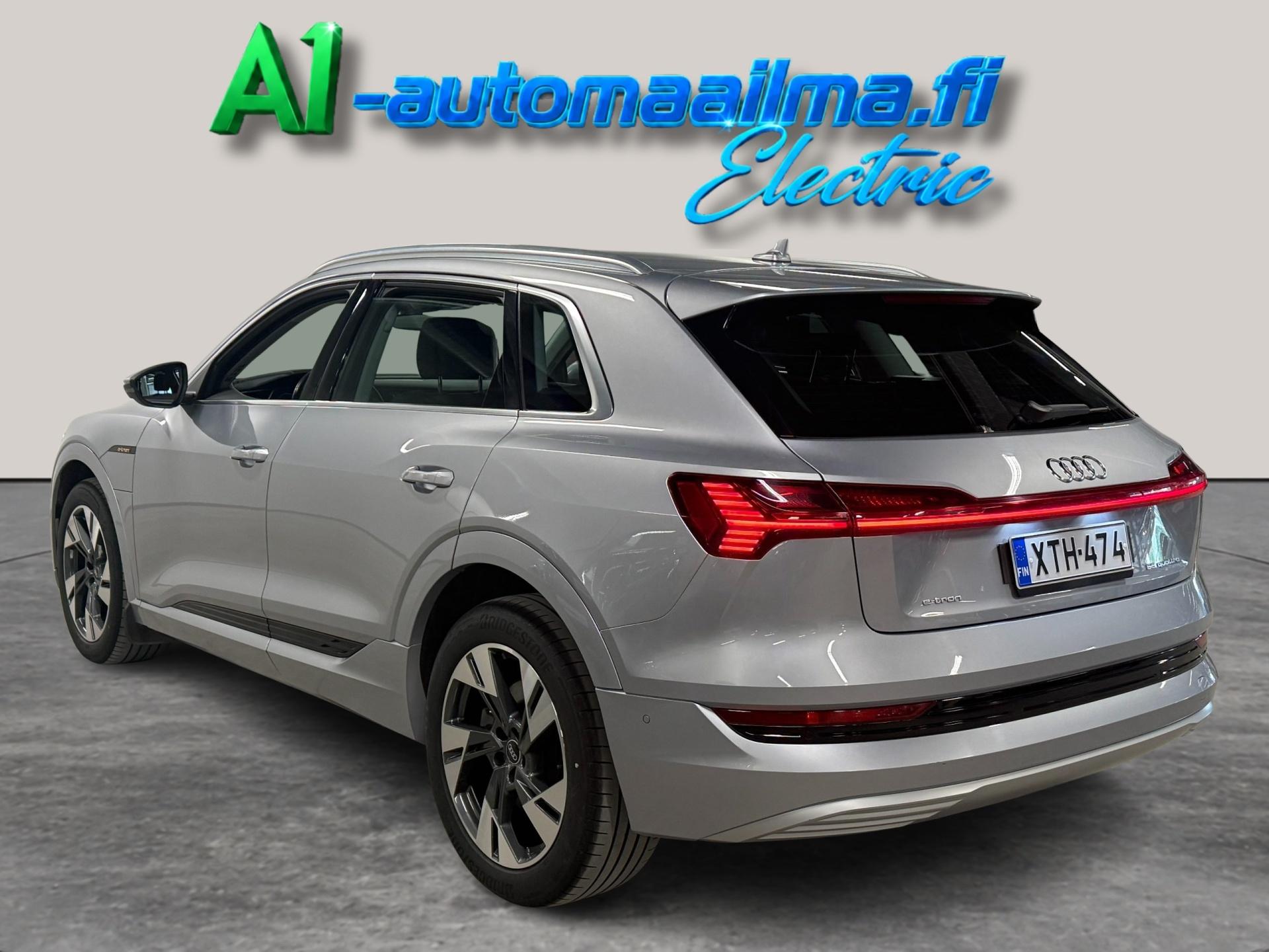 AUDI e-tron 2022