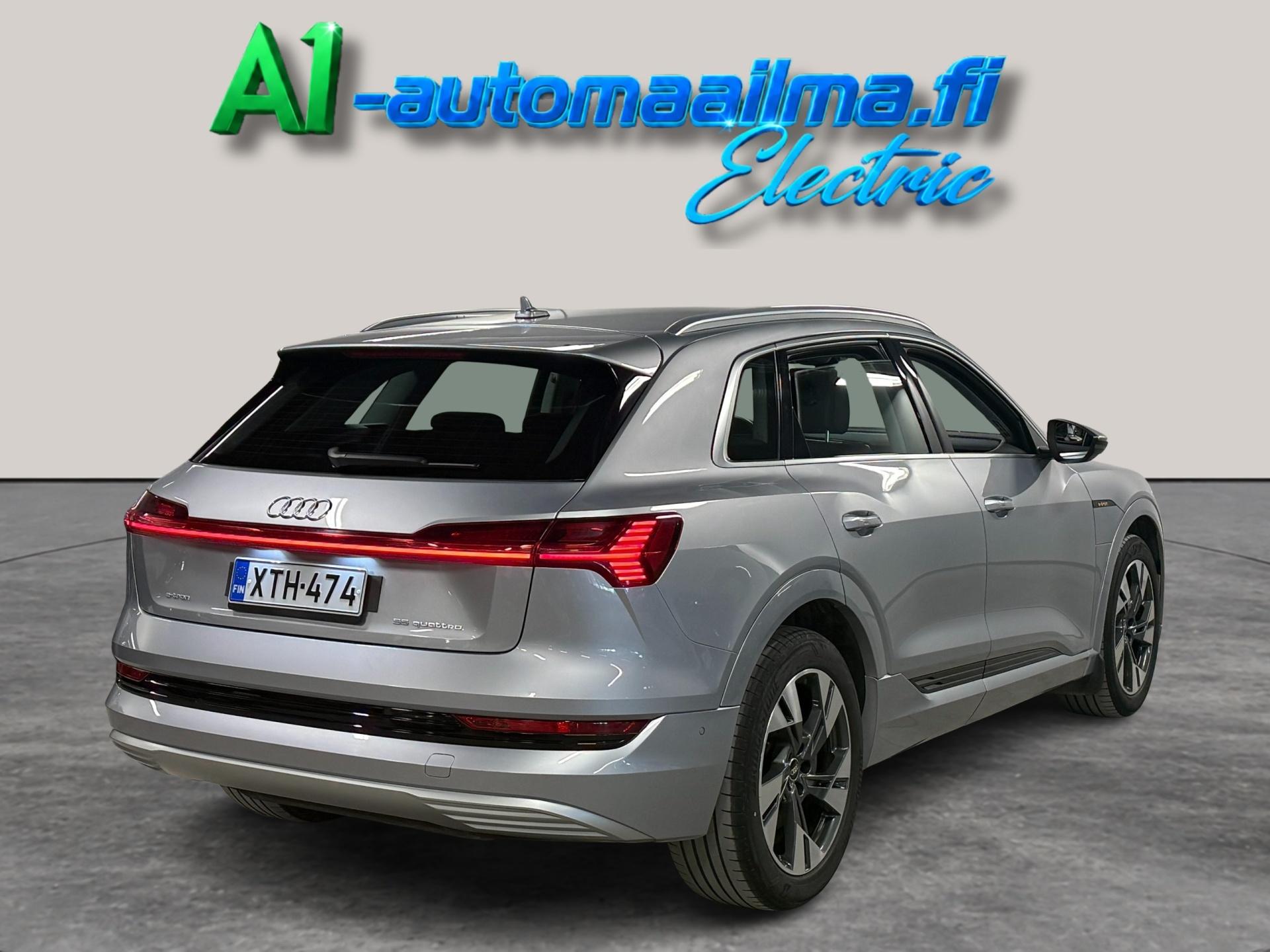 AUDI e-tron 2022