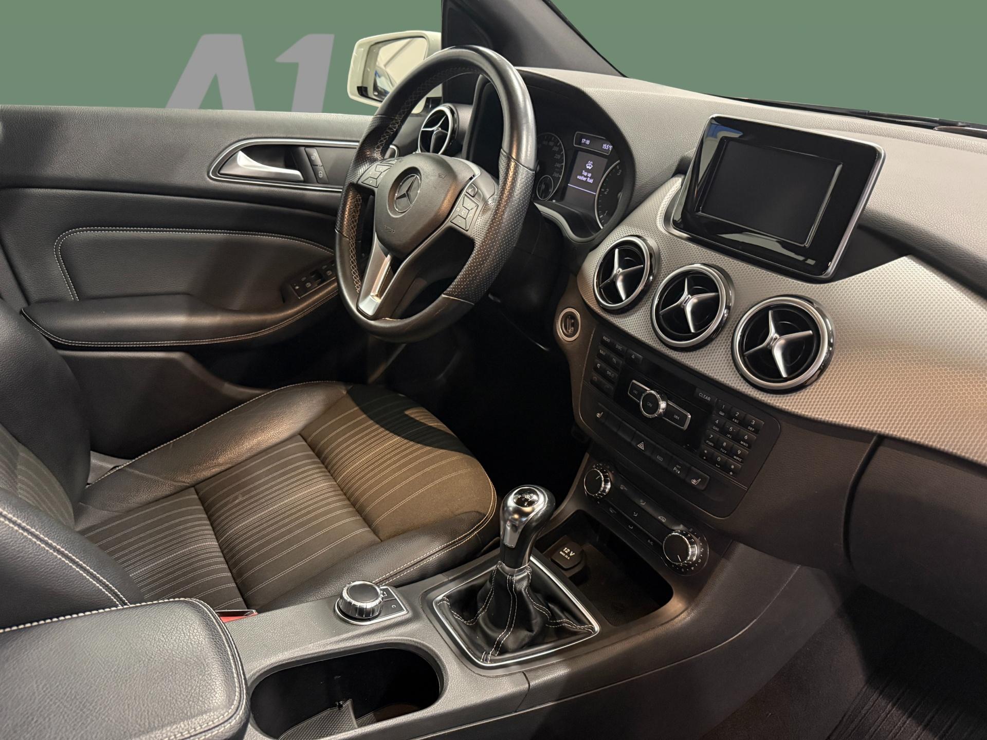 MERCEDES-BENZ B 2011