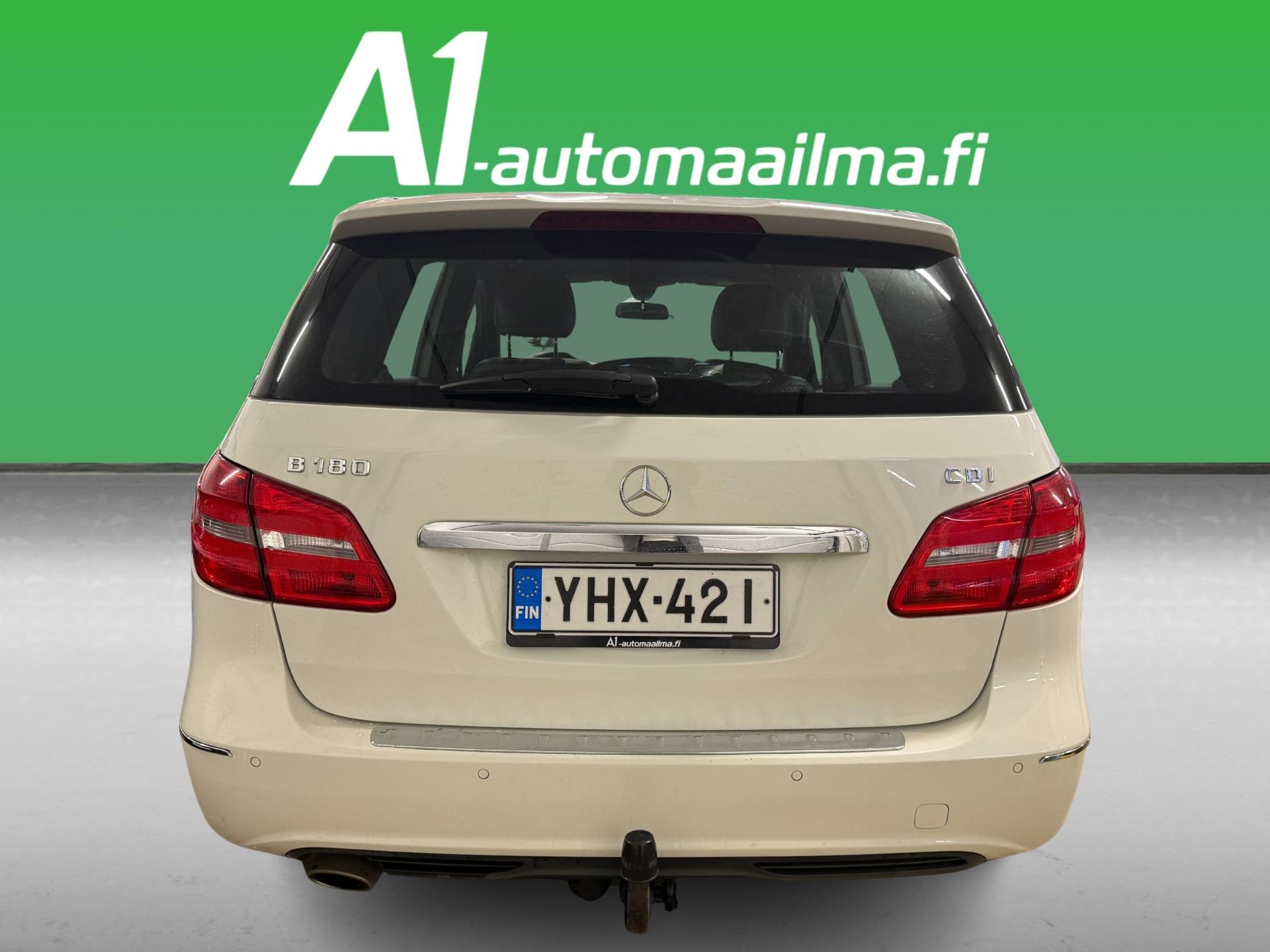 MERCEDES-BENZ B 2011