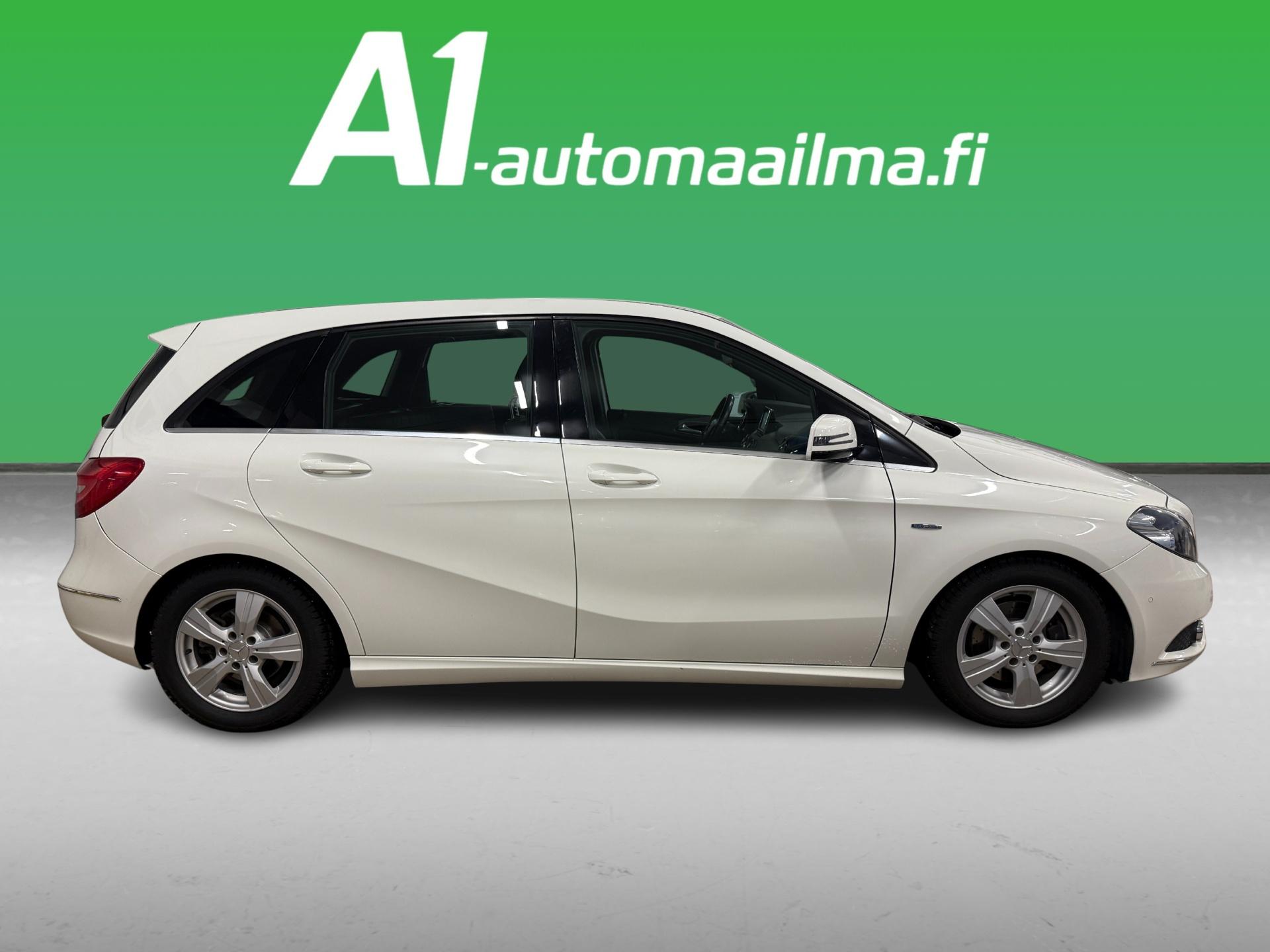 MERCEDES-BENZ B 2011