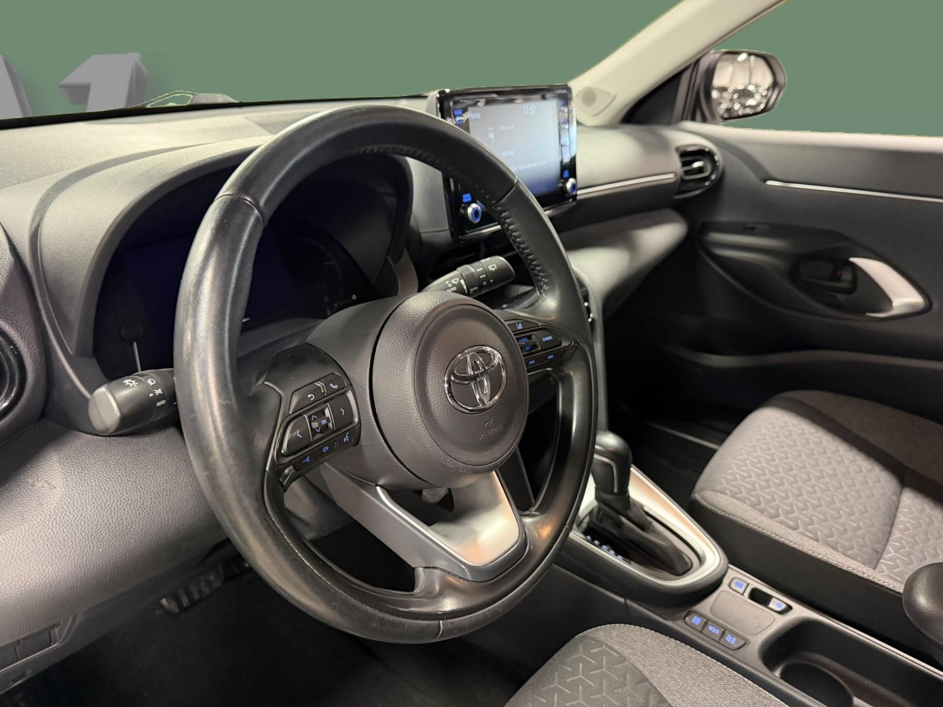 TOYOTA Yaris Cross 2023