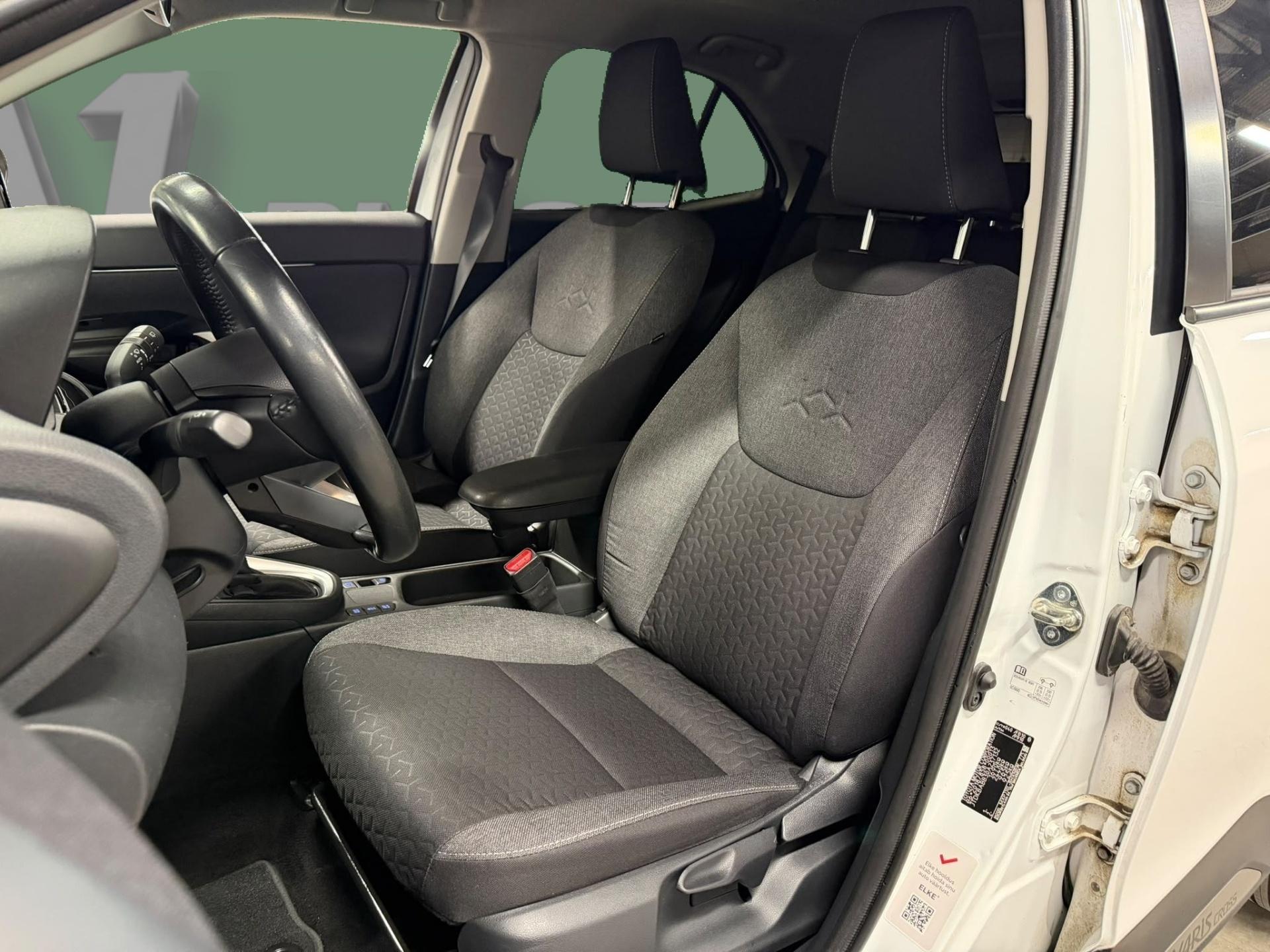 TOYOTA Yaris Cross 2023