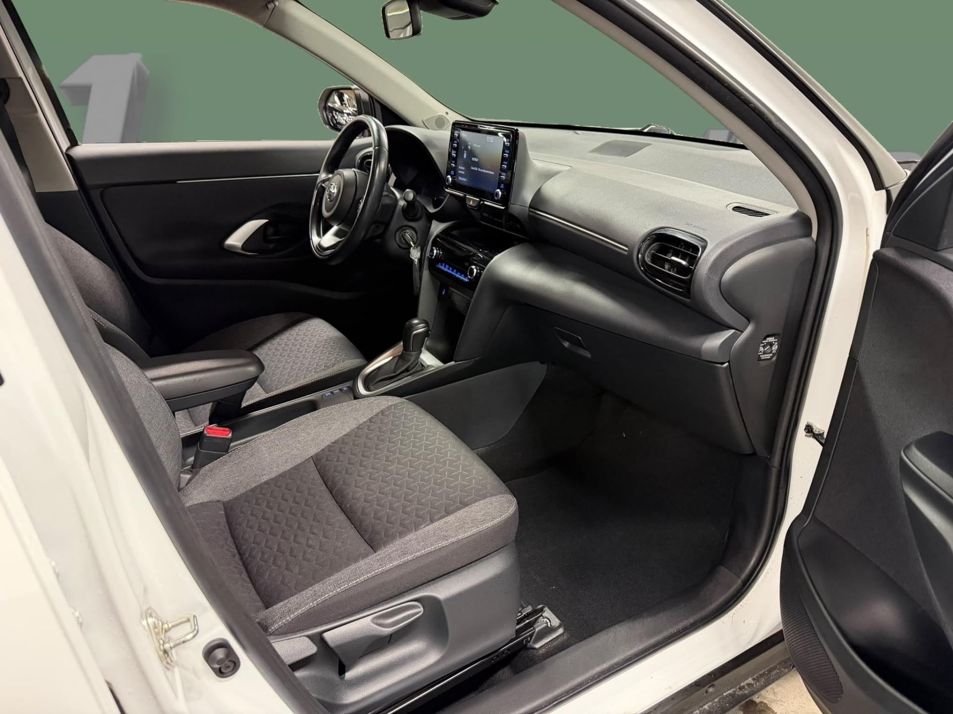 TOYOTA Yaris Cross 2023