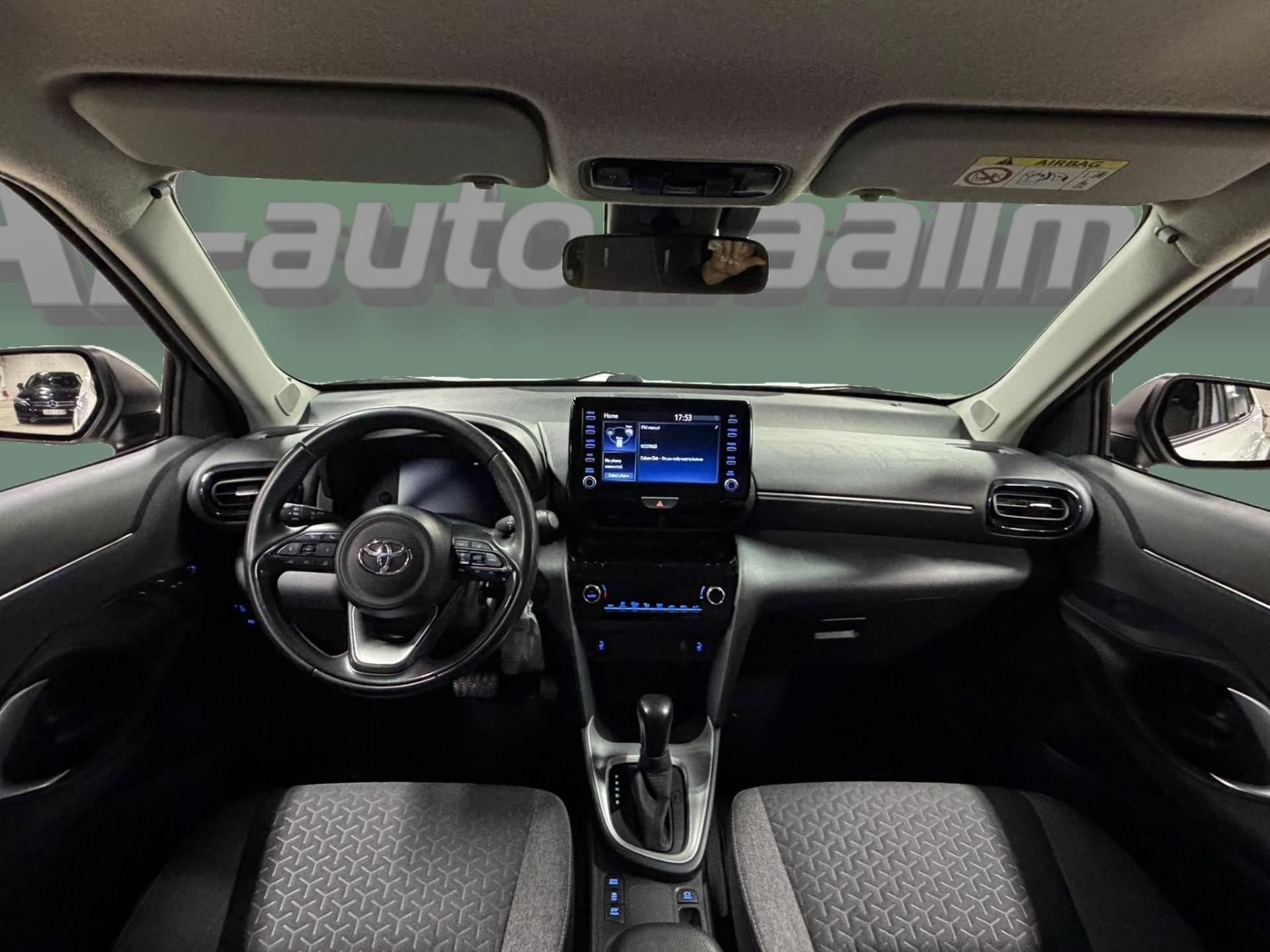 TOYOTA Yaris Cross 2023