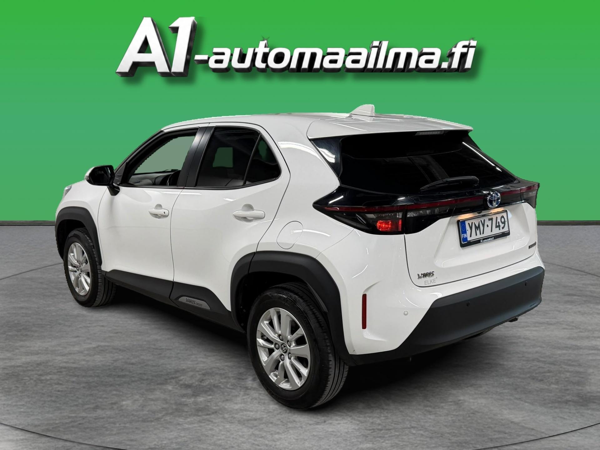 TOYOTA Yaris Cross 2023