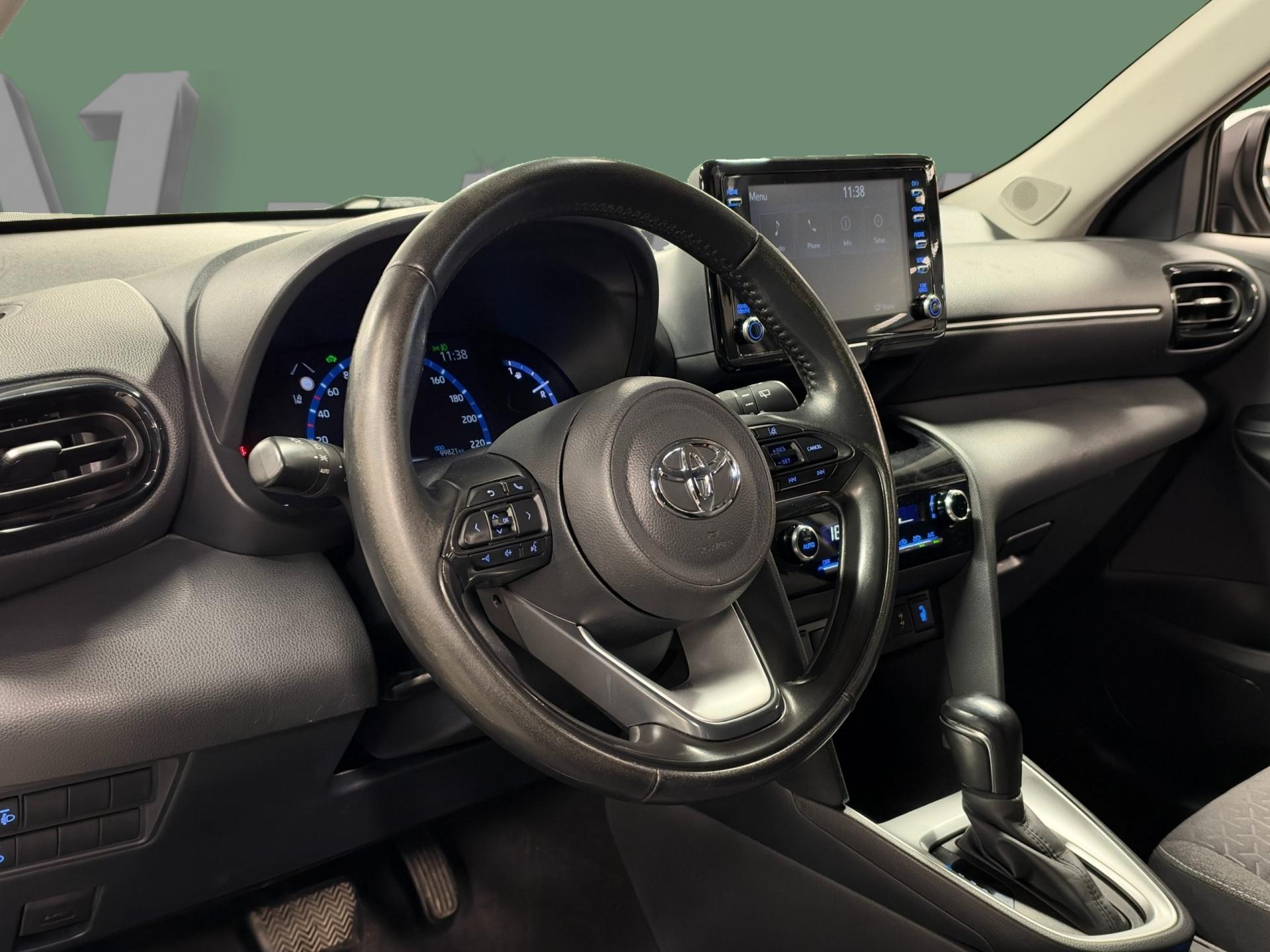 TOYOTA Yaris Cross 10